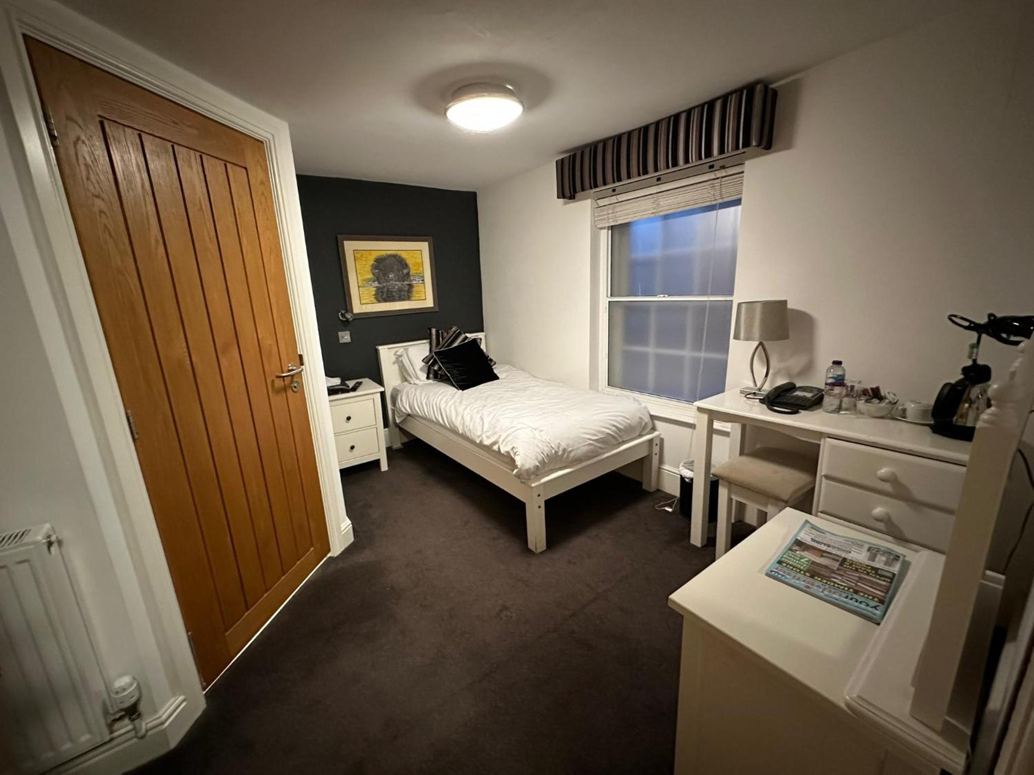 Single Room photo 1
