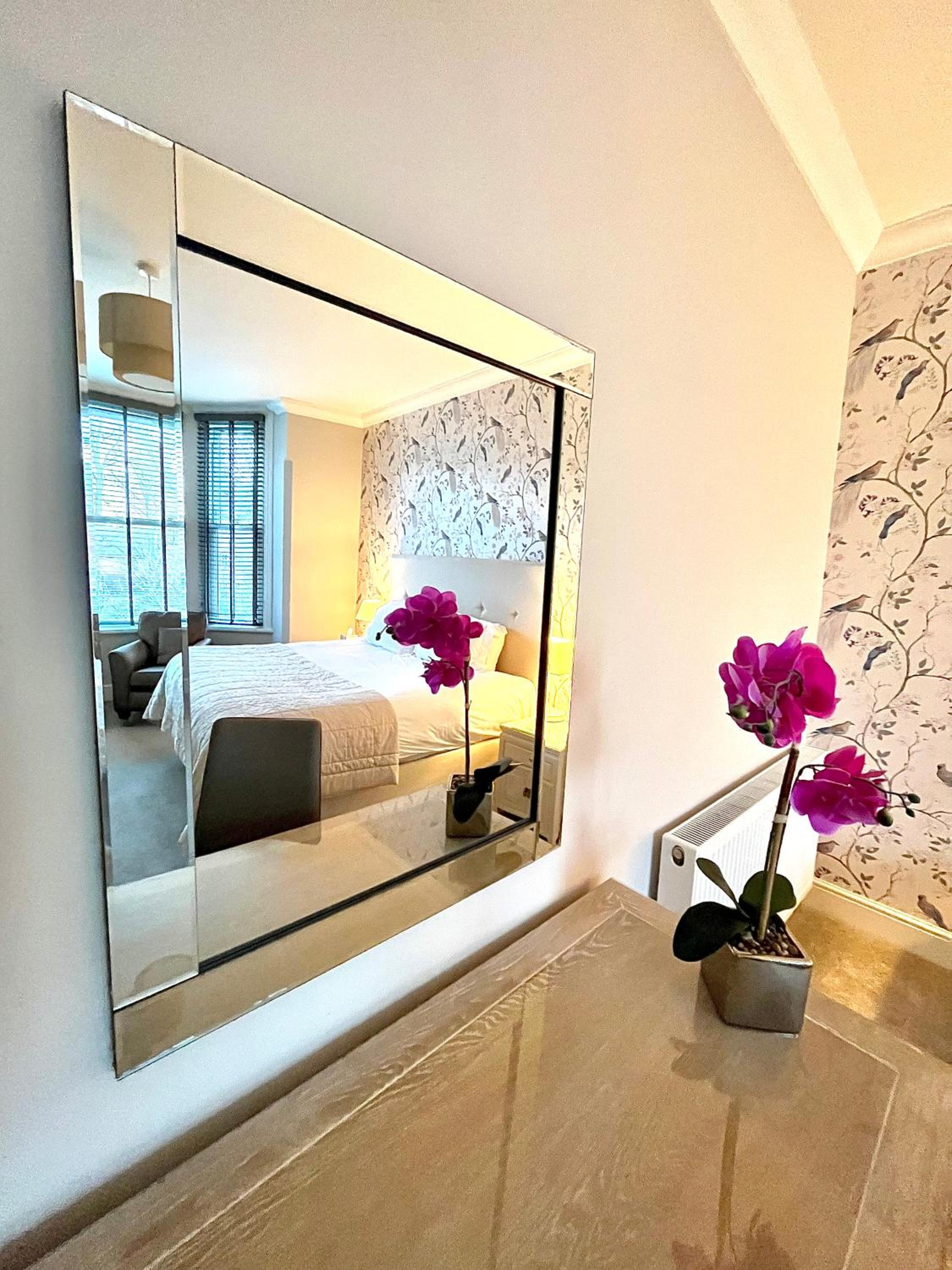 Superior One-Bedroom Apartment with Garden View - First Floor - Photo 7