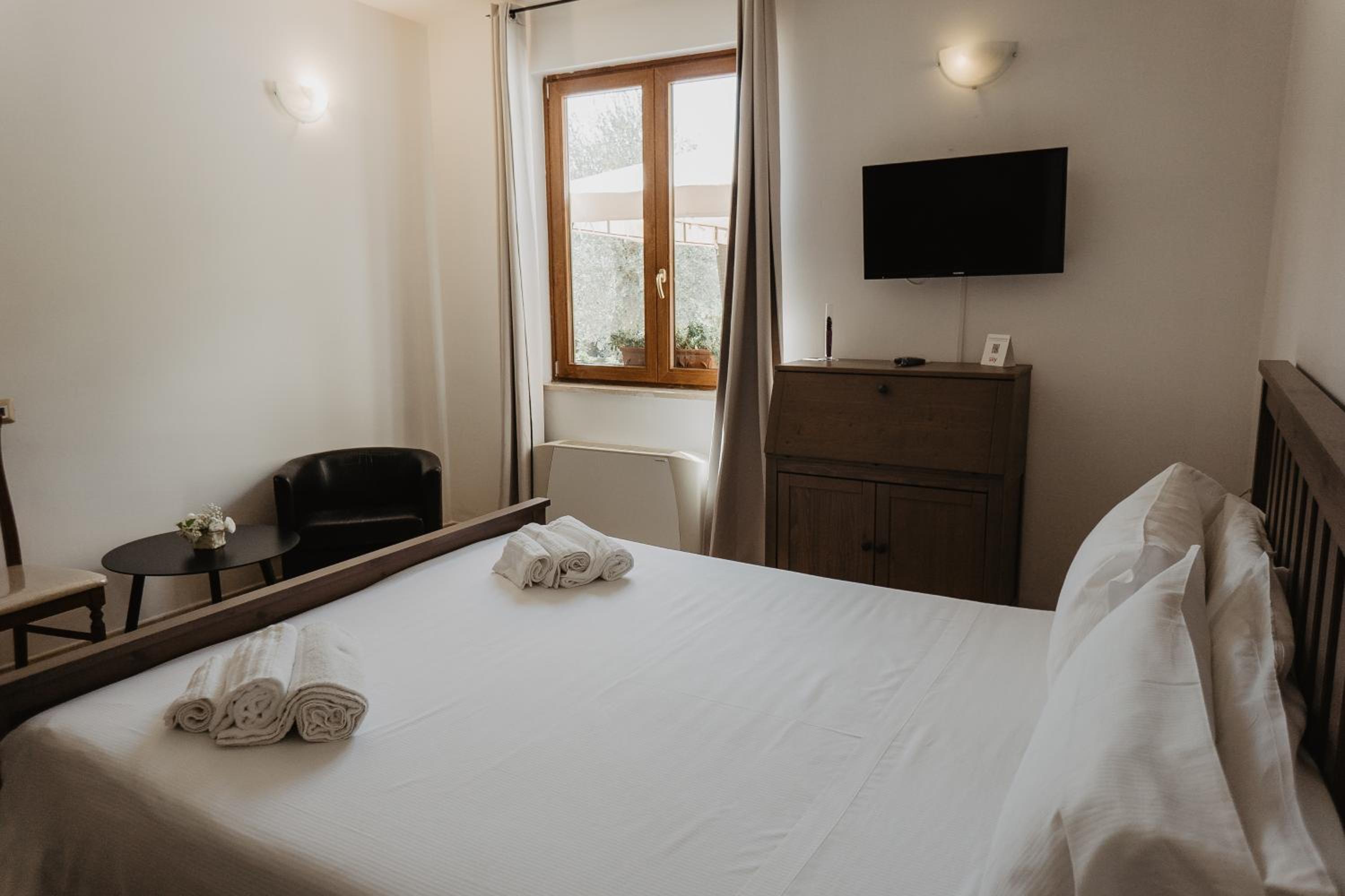 Economy Double Room - Photo 3