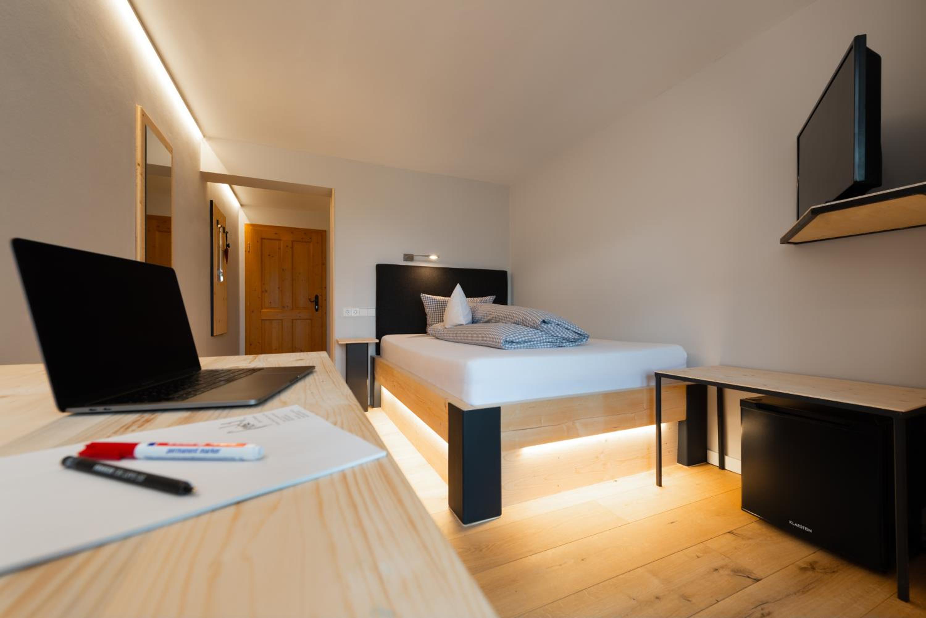 Single Room photo 2