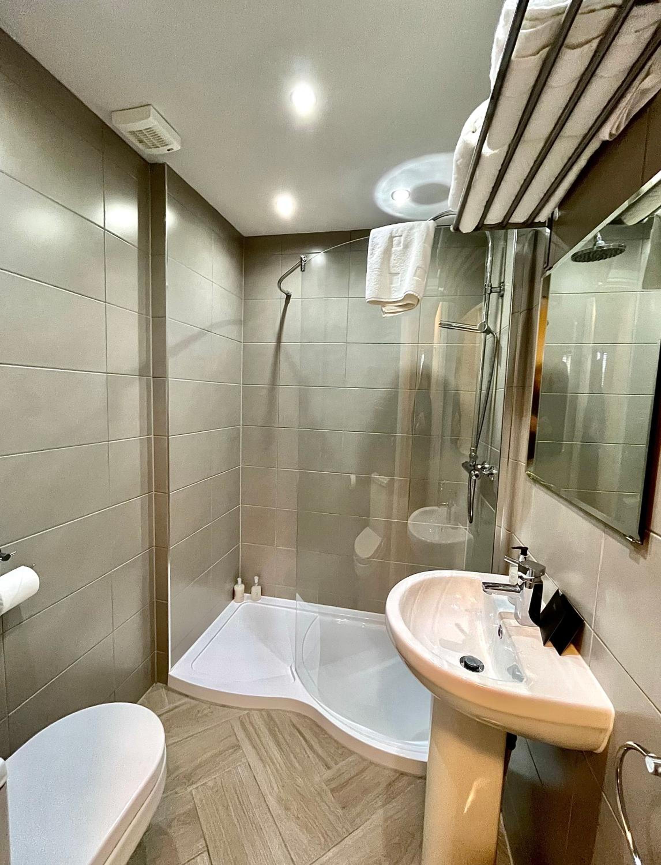 Studio Apartment - Ground Floor - Photo 5