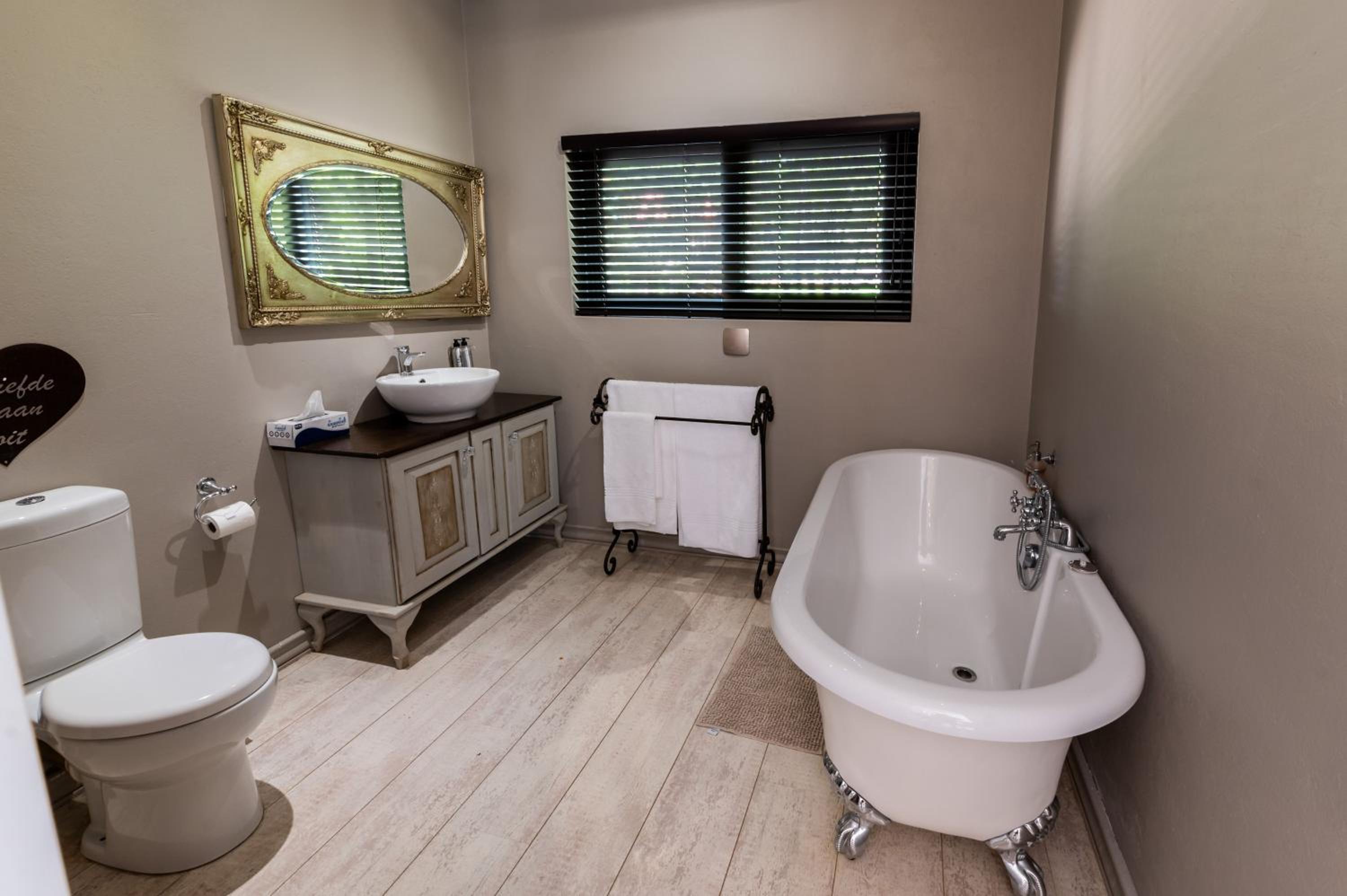 Executive King Room - Photo 2