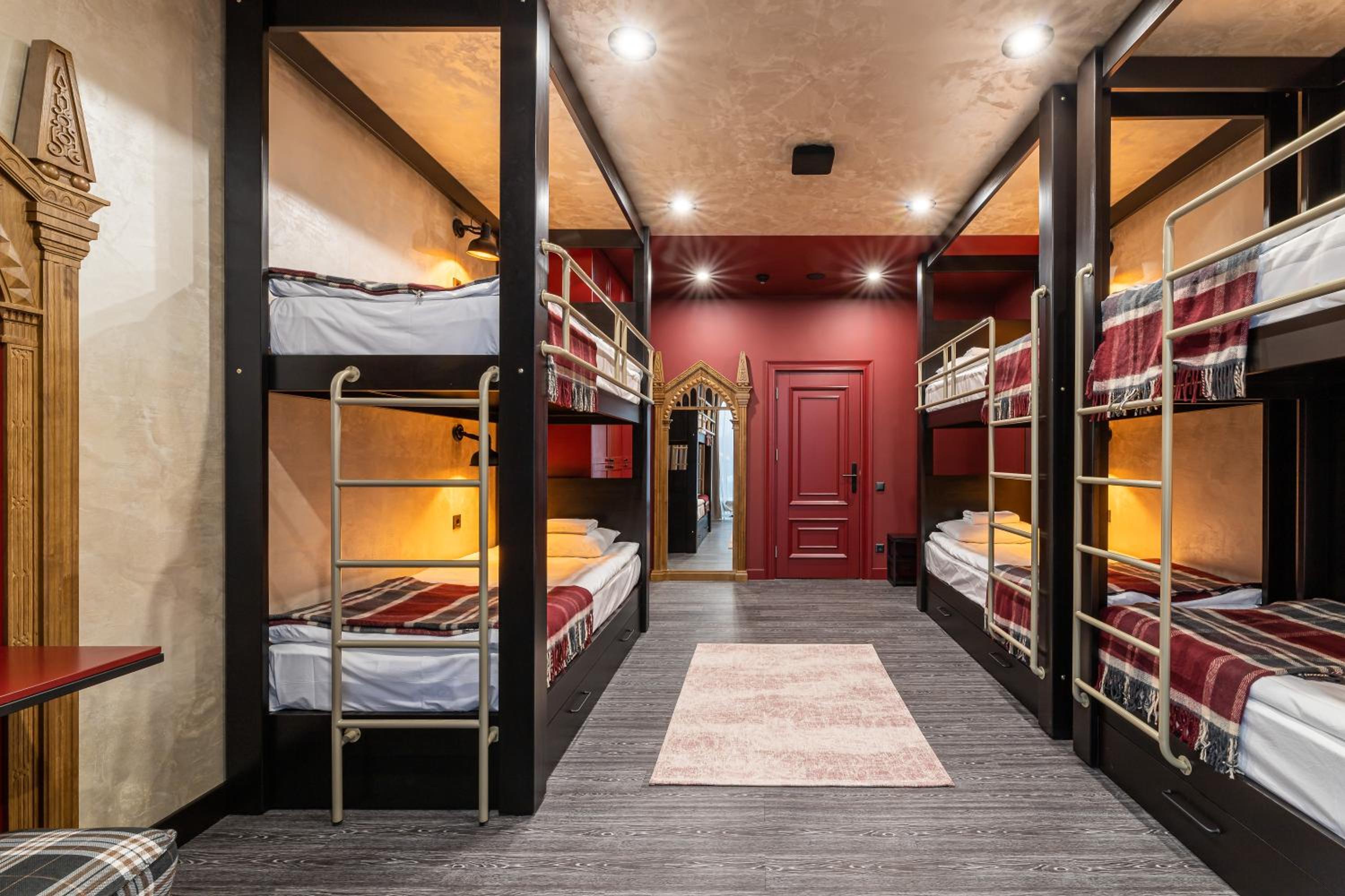 Single Bed in 6-Bed Dormitory Room photo 2