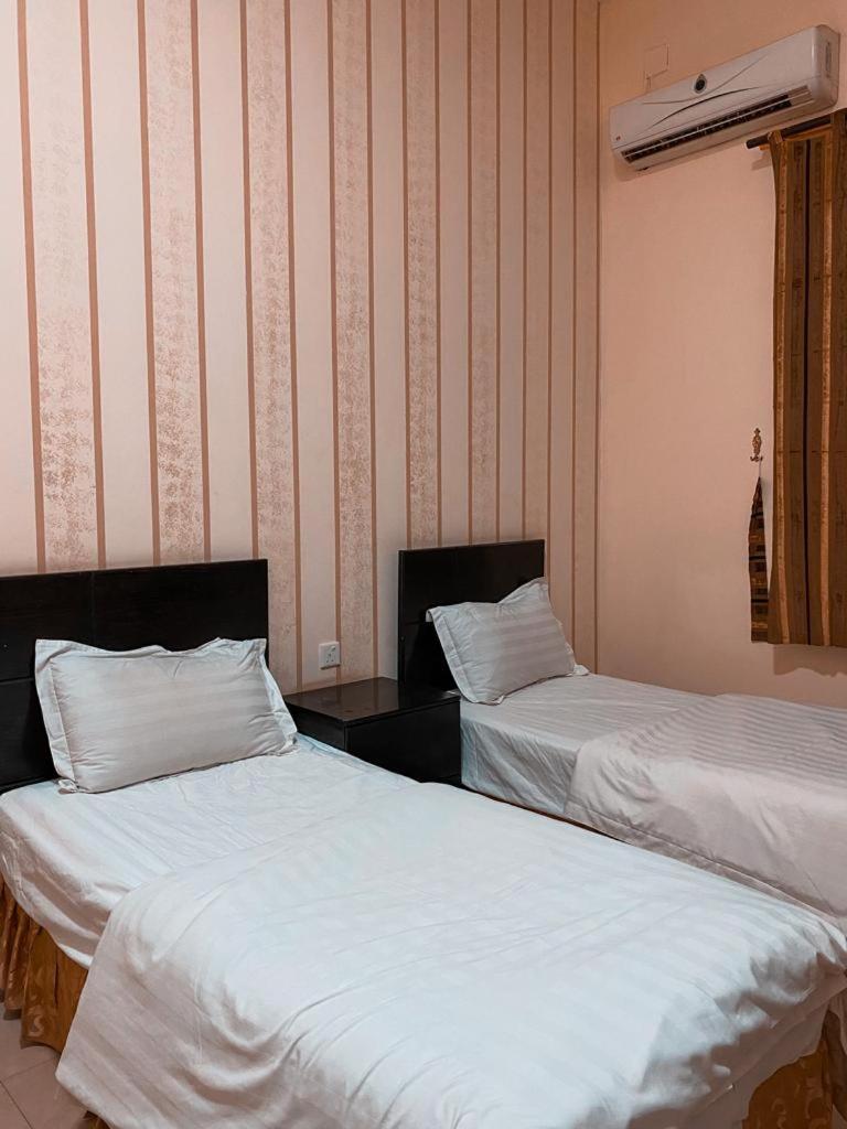 Economy Twin Room photo 1
