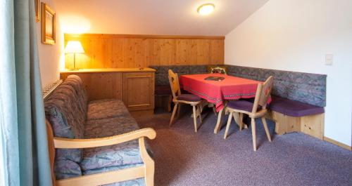 Apartment with Balcony photo 2