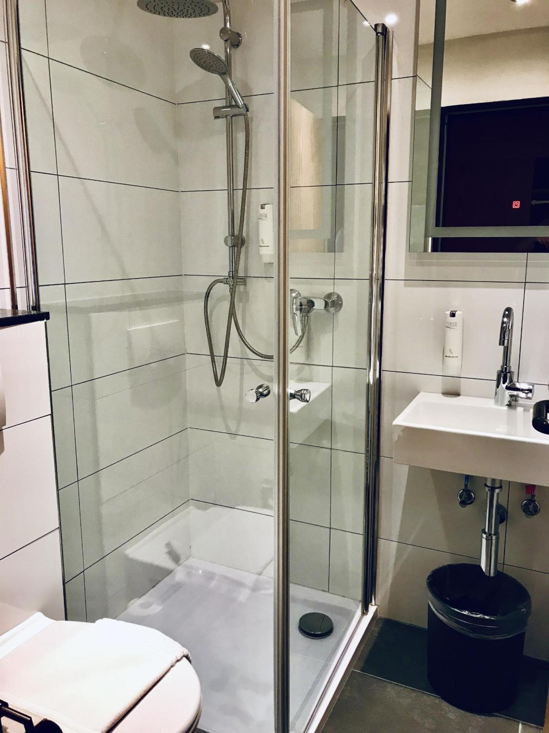 Single Room with Shower photo 3