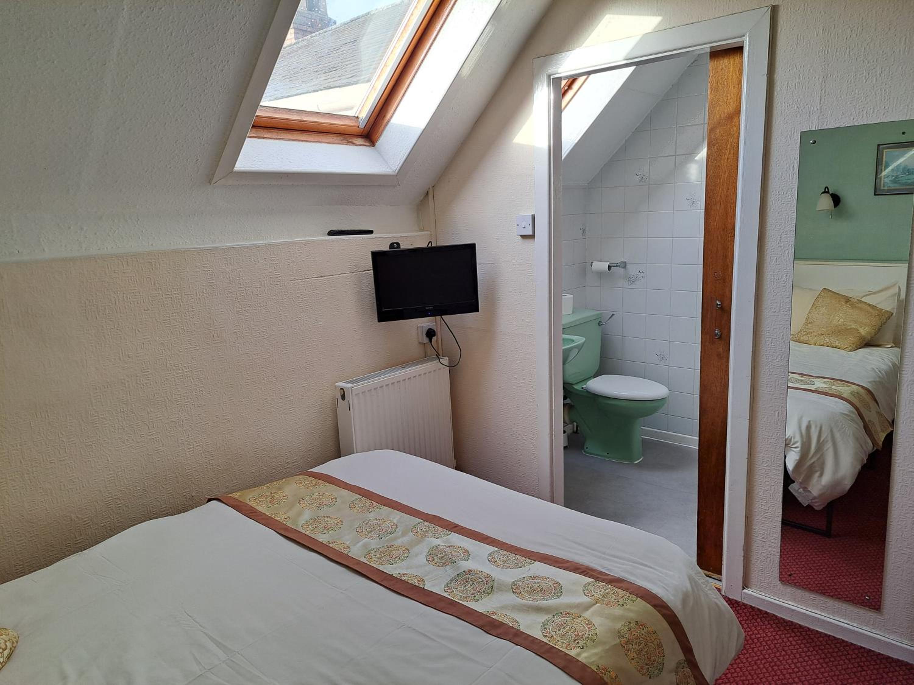 Small Double Room - Photo 2