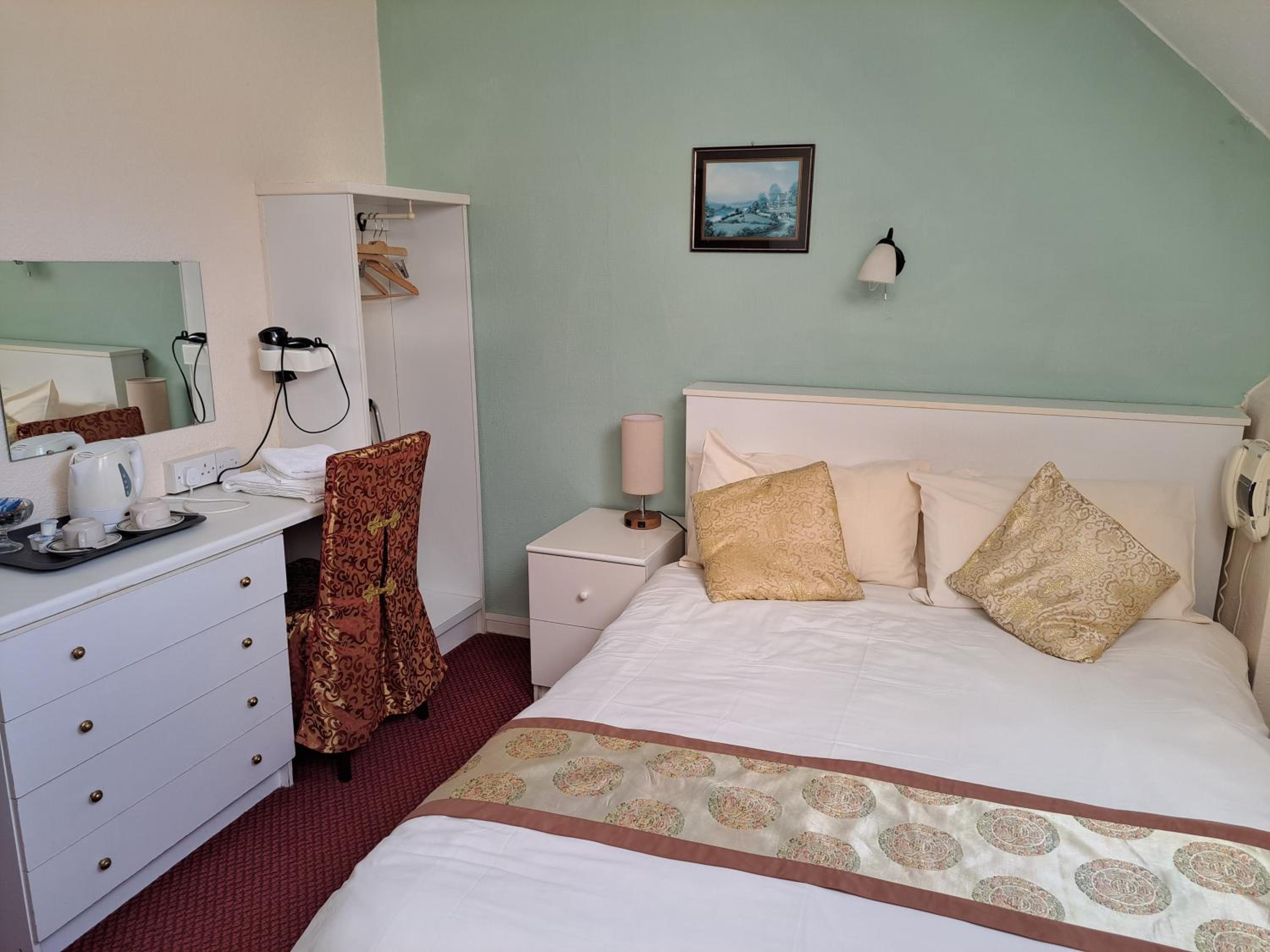 Small Double Room - Photo 1