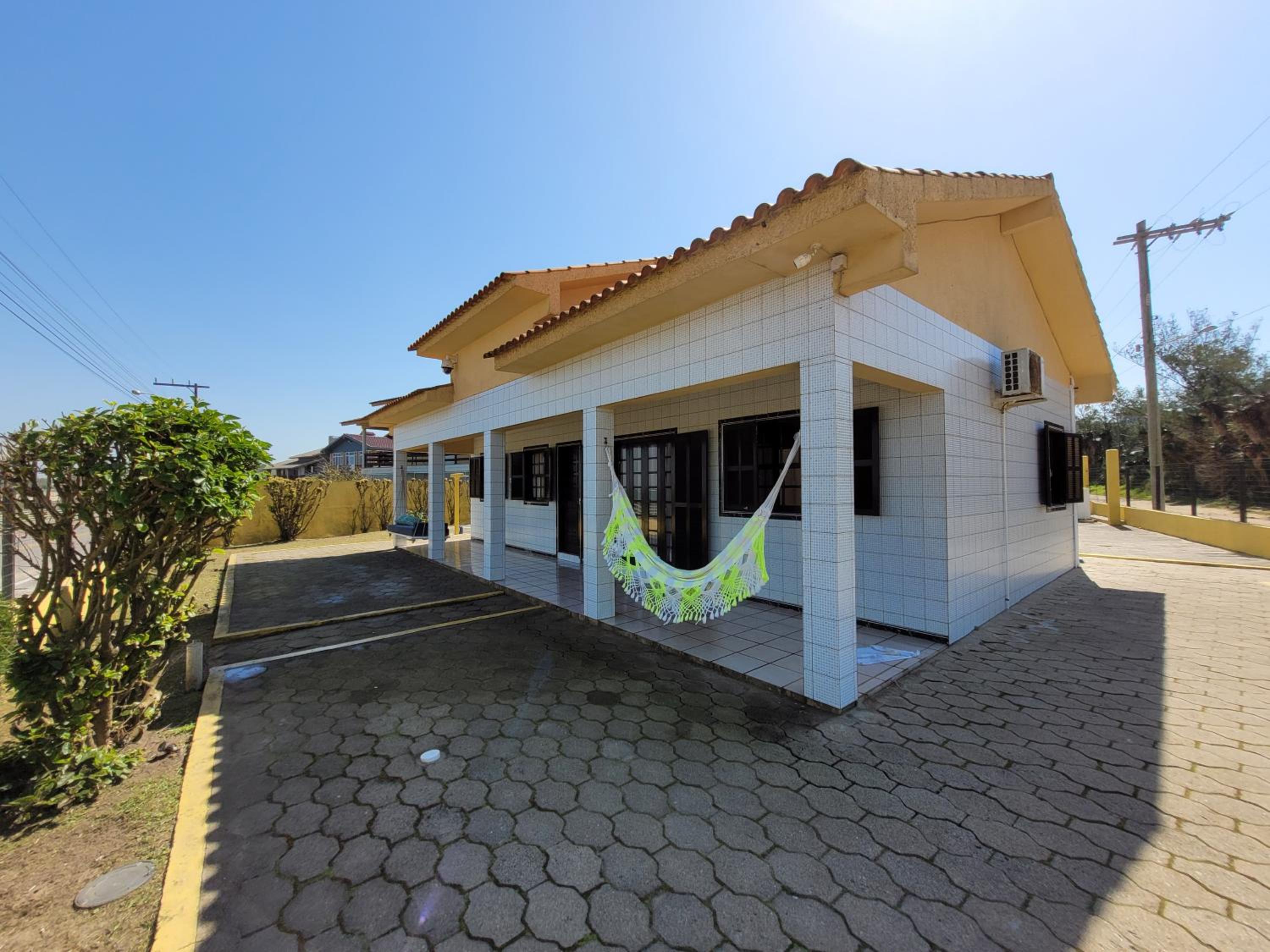 Three-Bedroom House photo 3