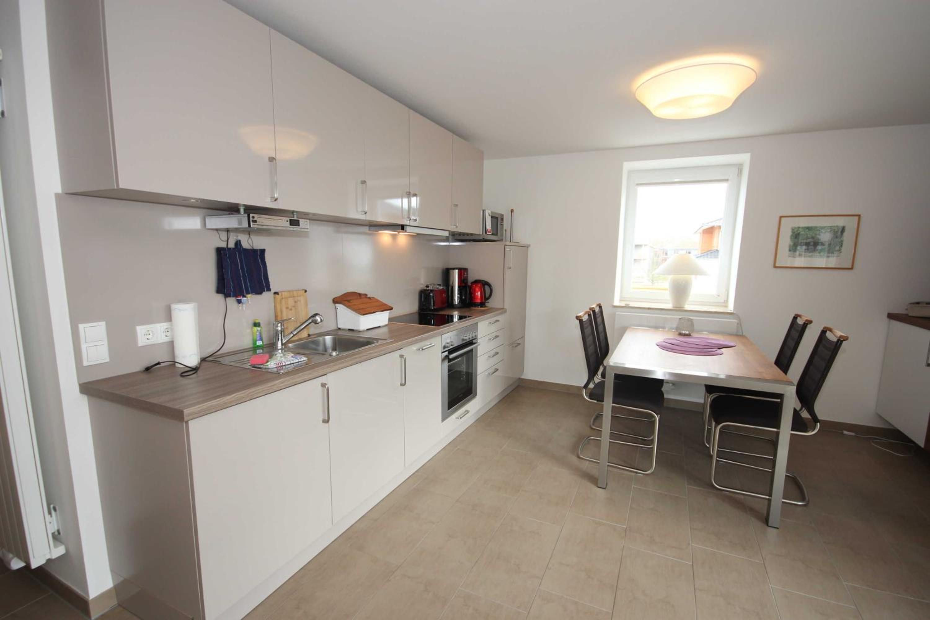 One-Bedroom Apartment with Balcony photo 3