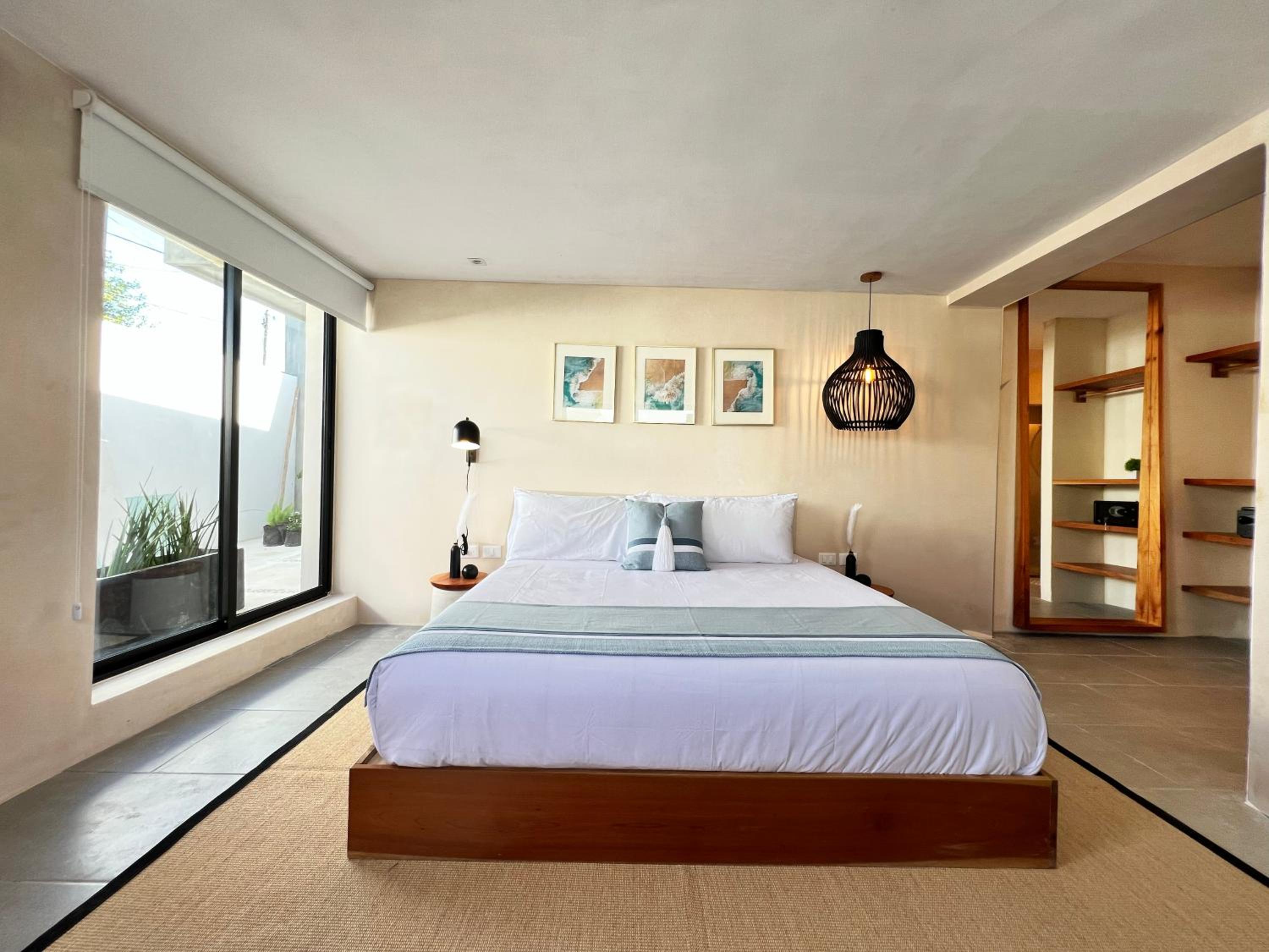 Standard King Room - Photo 3