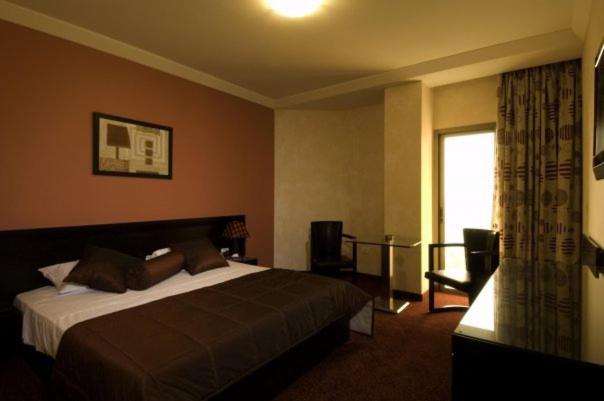 Double Room with Hot Tub photo 2