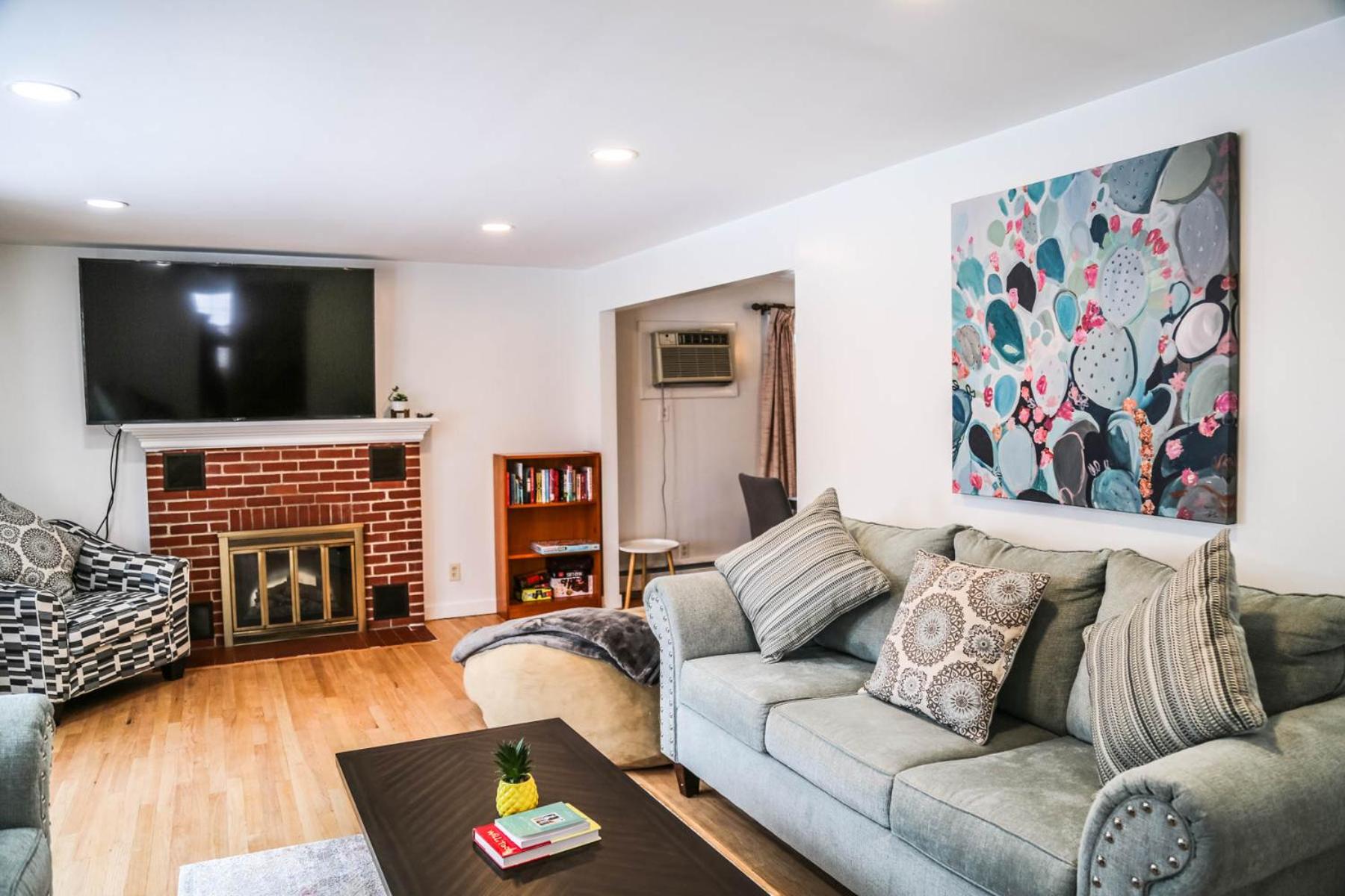 Three-Bedroom House photo 1