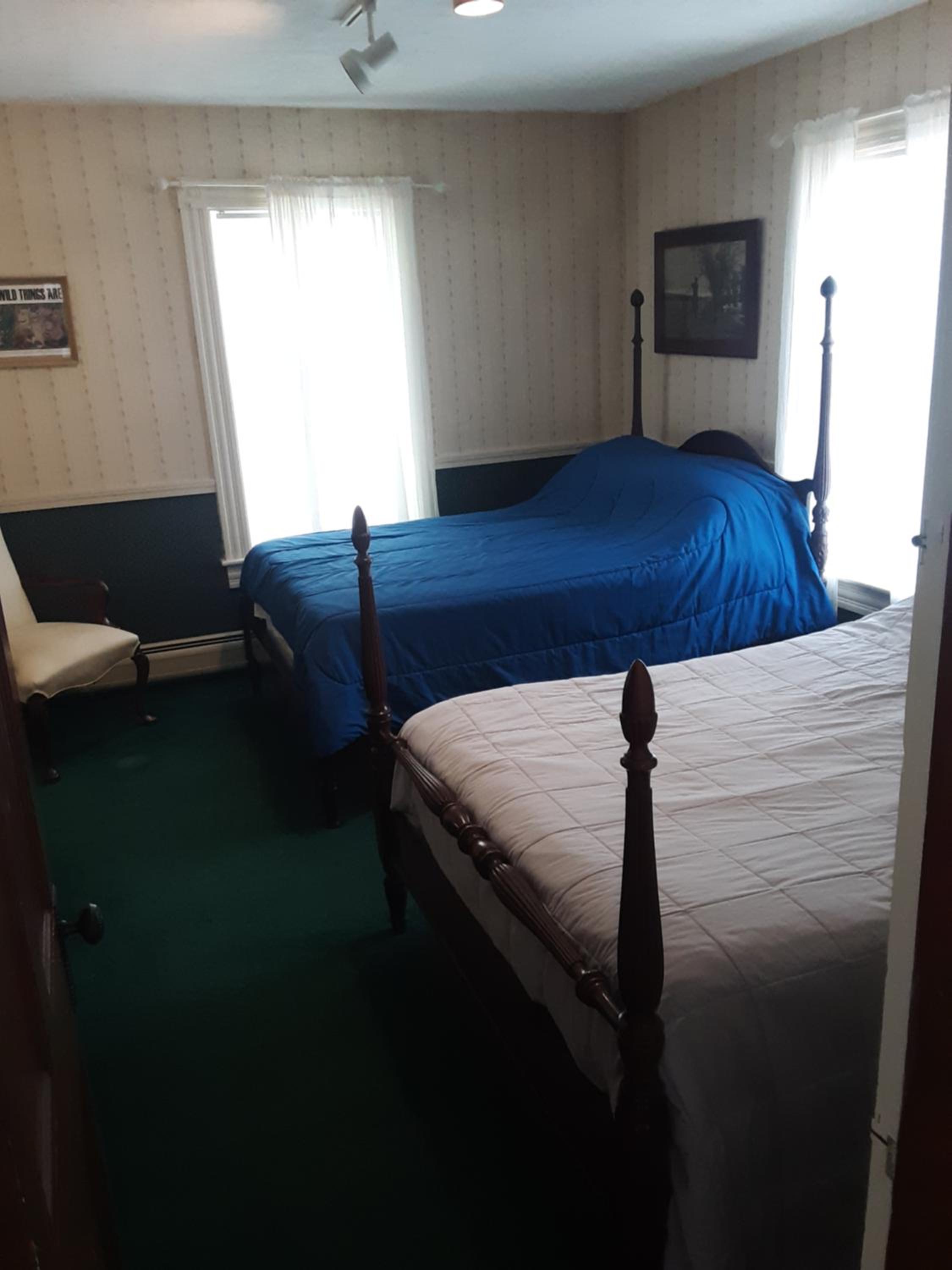 Double Room with Shared Bathroom photo 2