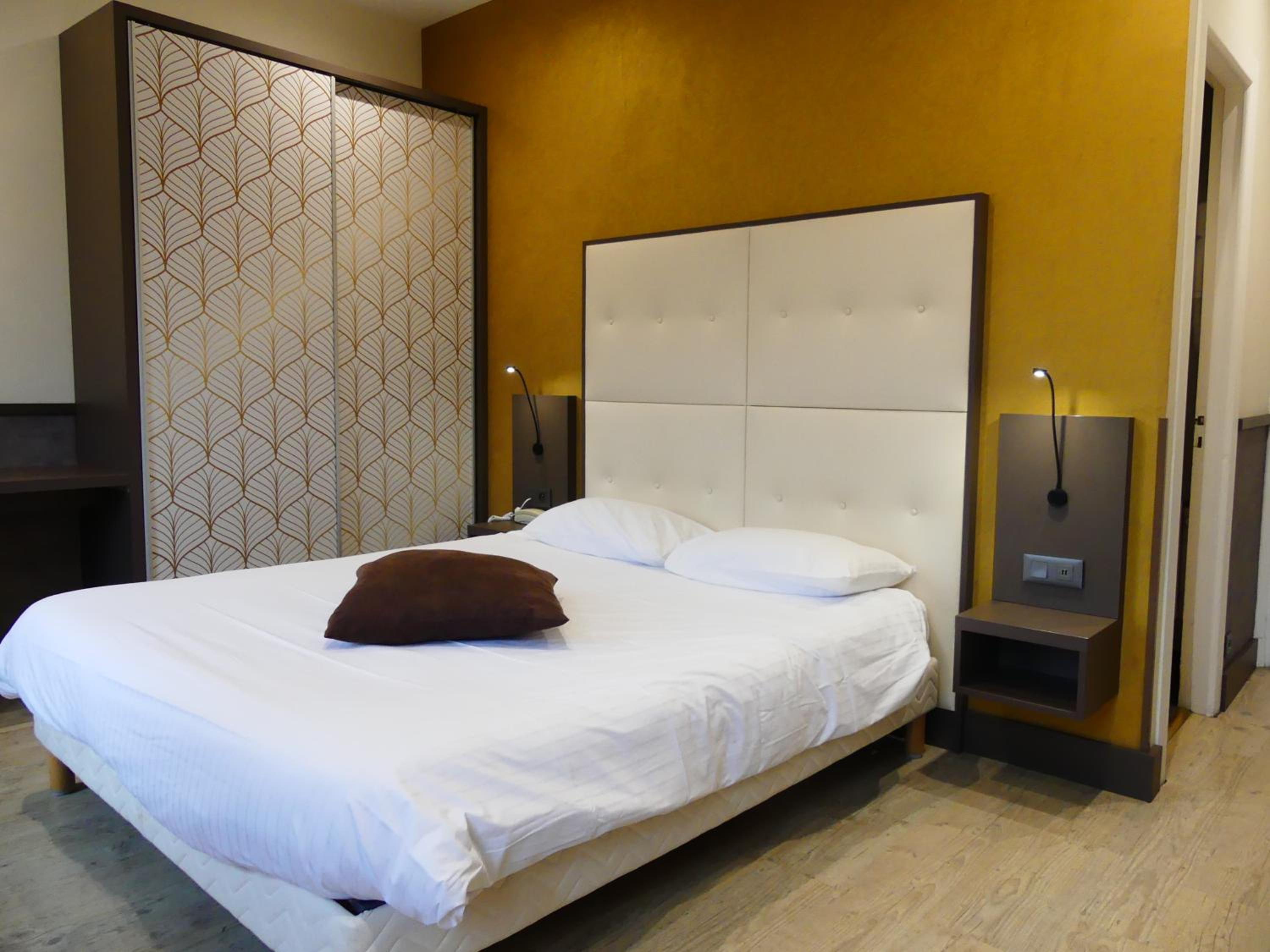 Comfort Double Room only accessible by stairs - Photo 15