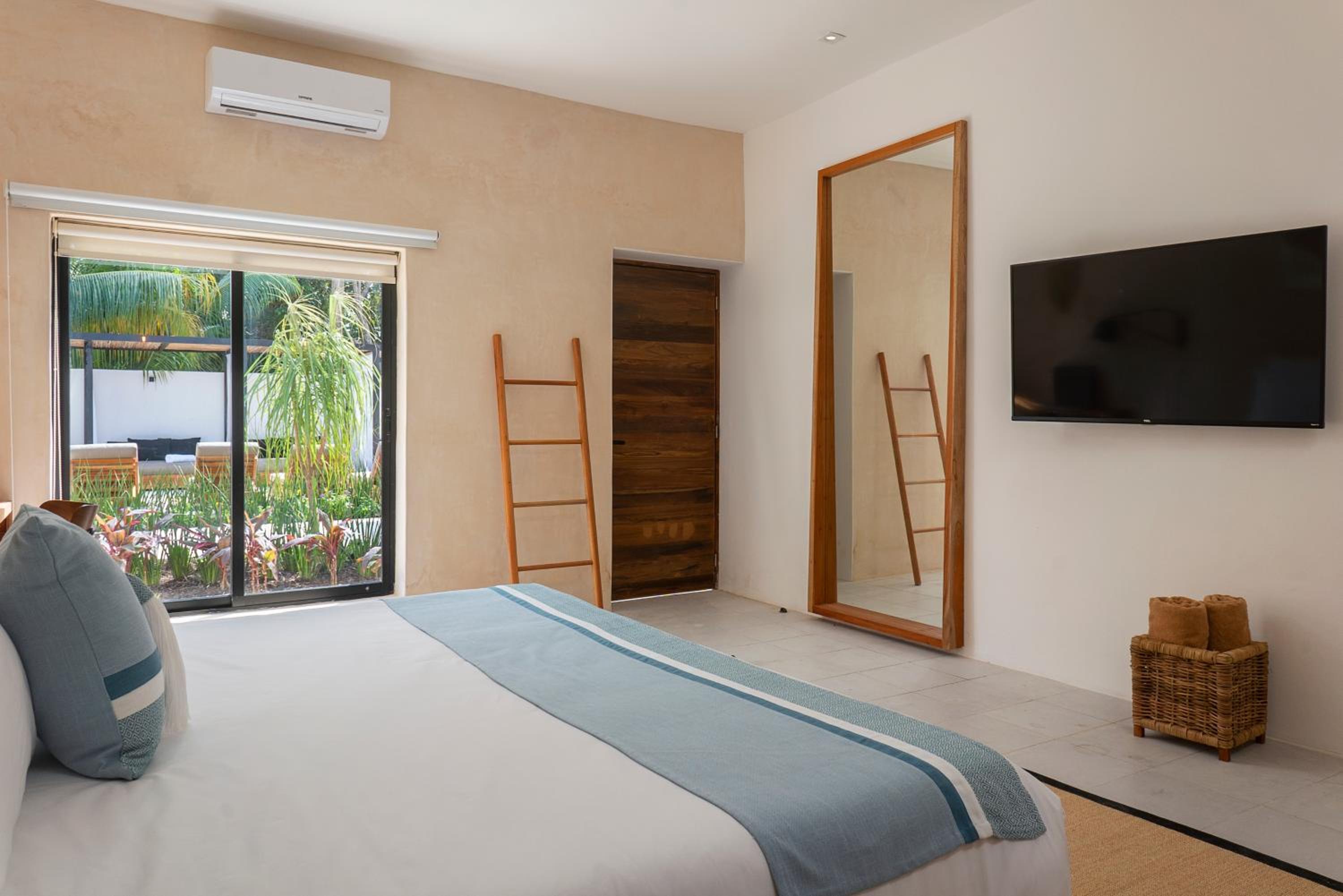 Superior King Room - Photo 6