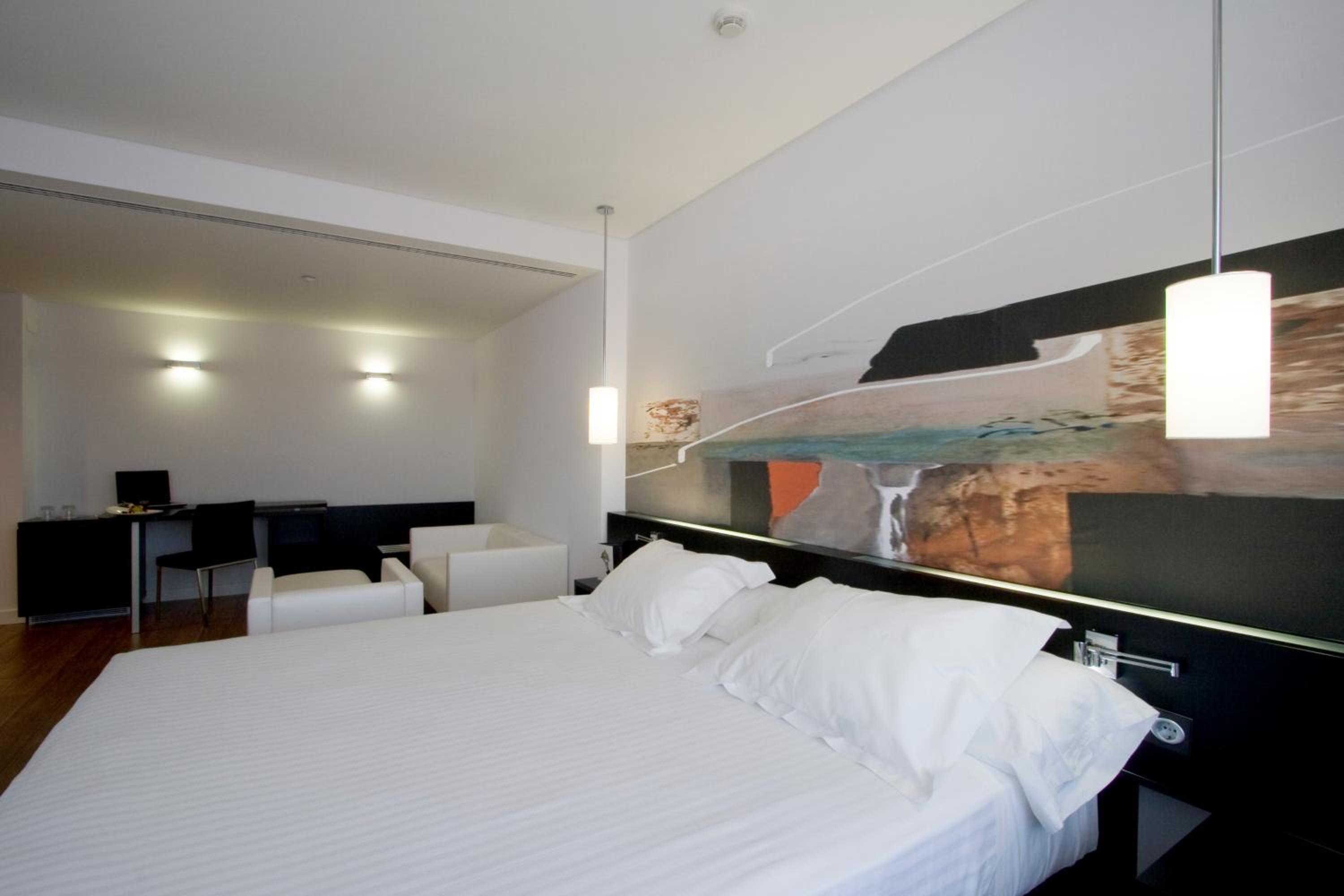  Familiy Room with free airport shuttle - Photo 7