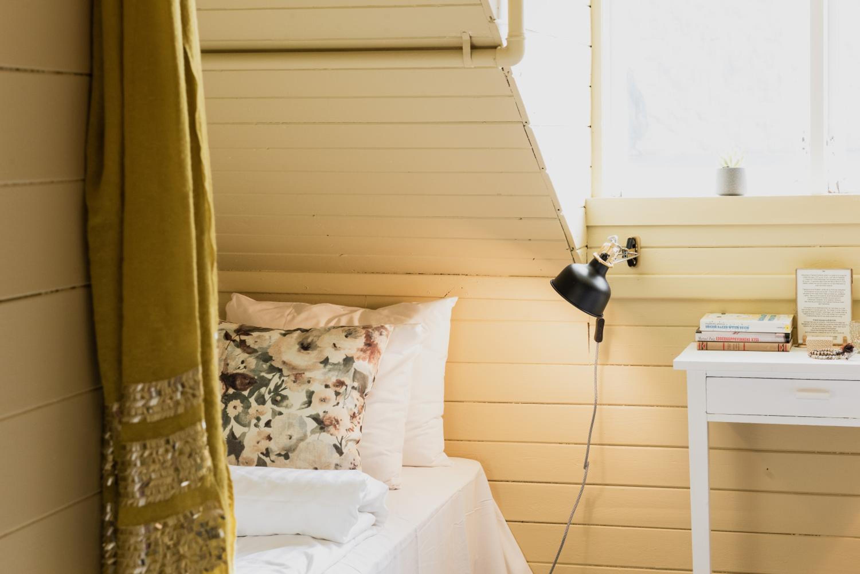 Standard Twin Room with Sea View - Photo 1
