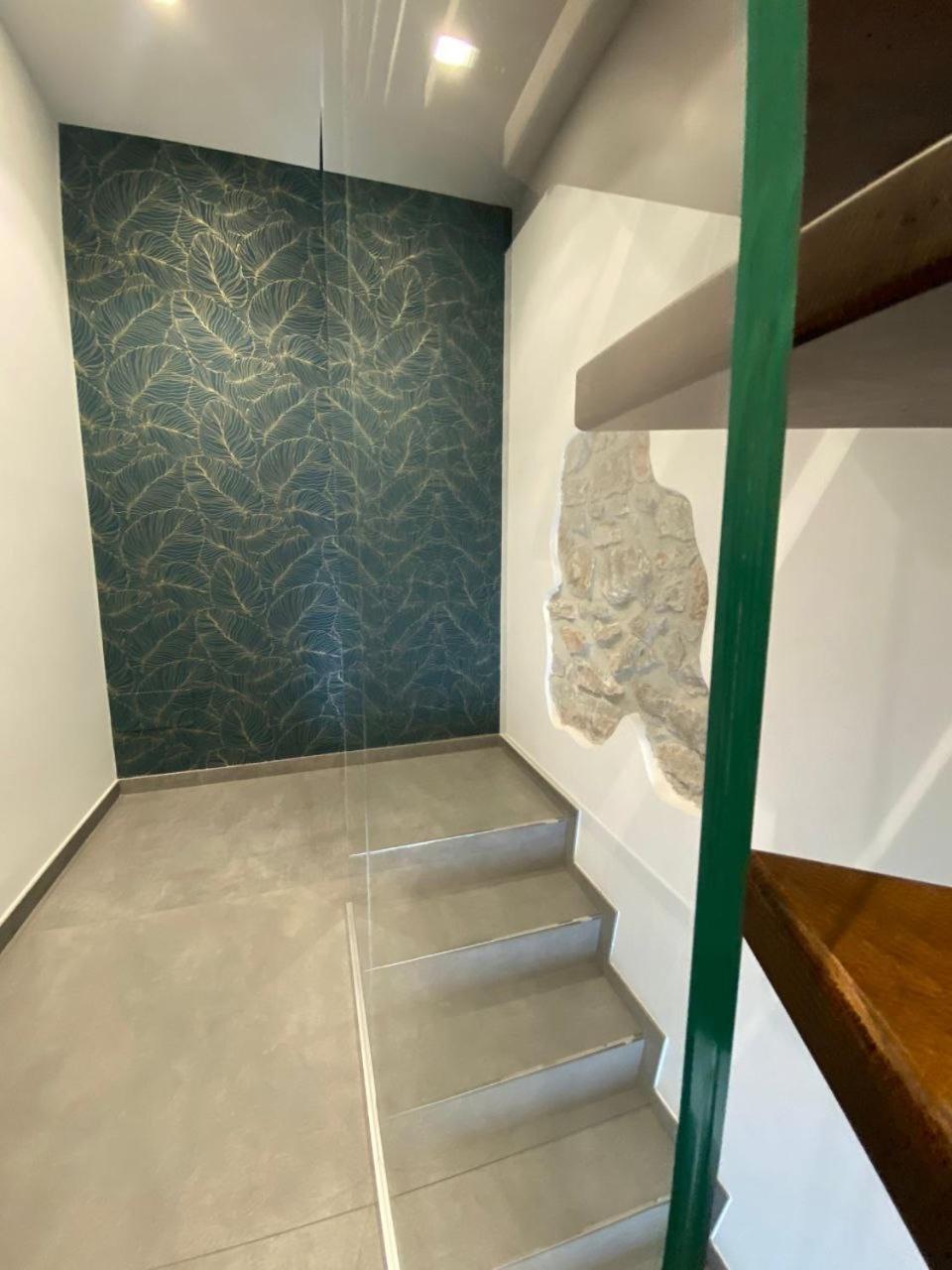 One-Bedroom Apartment - Photo 10