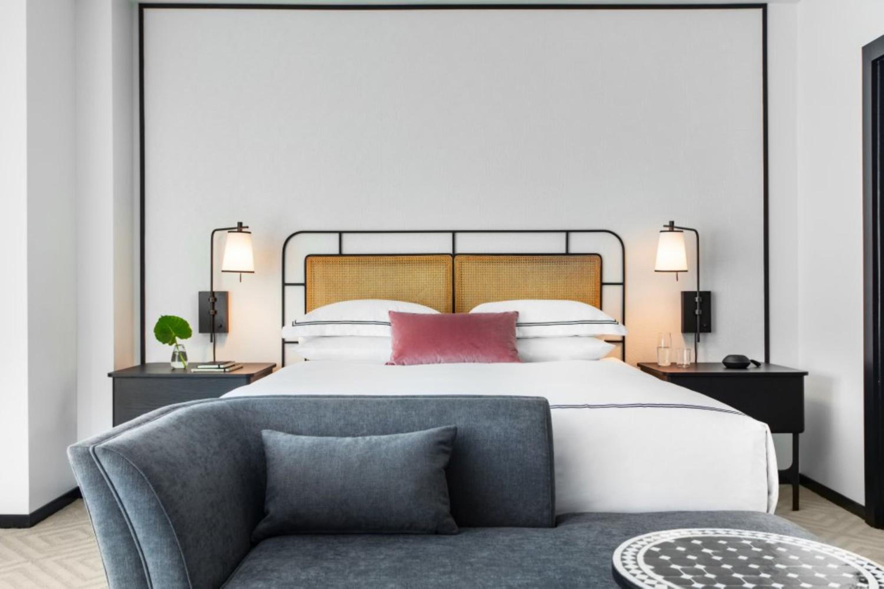 Premium King Room with Sofa Bed - Photo 1
