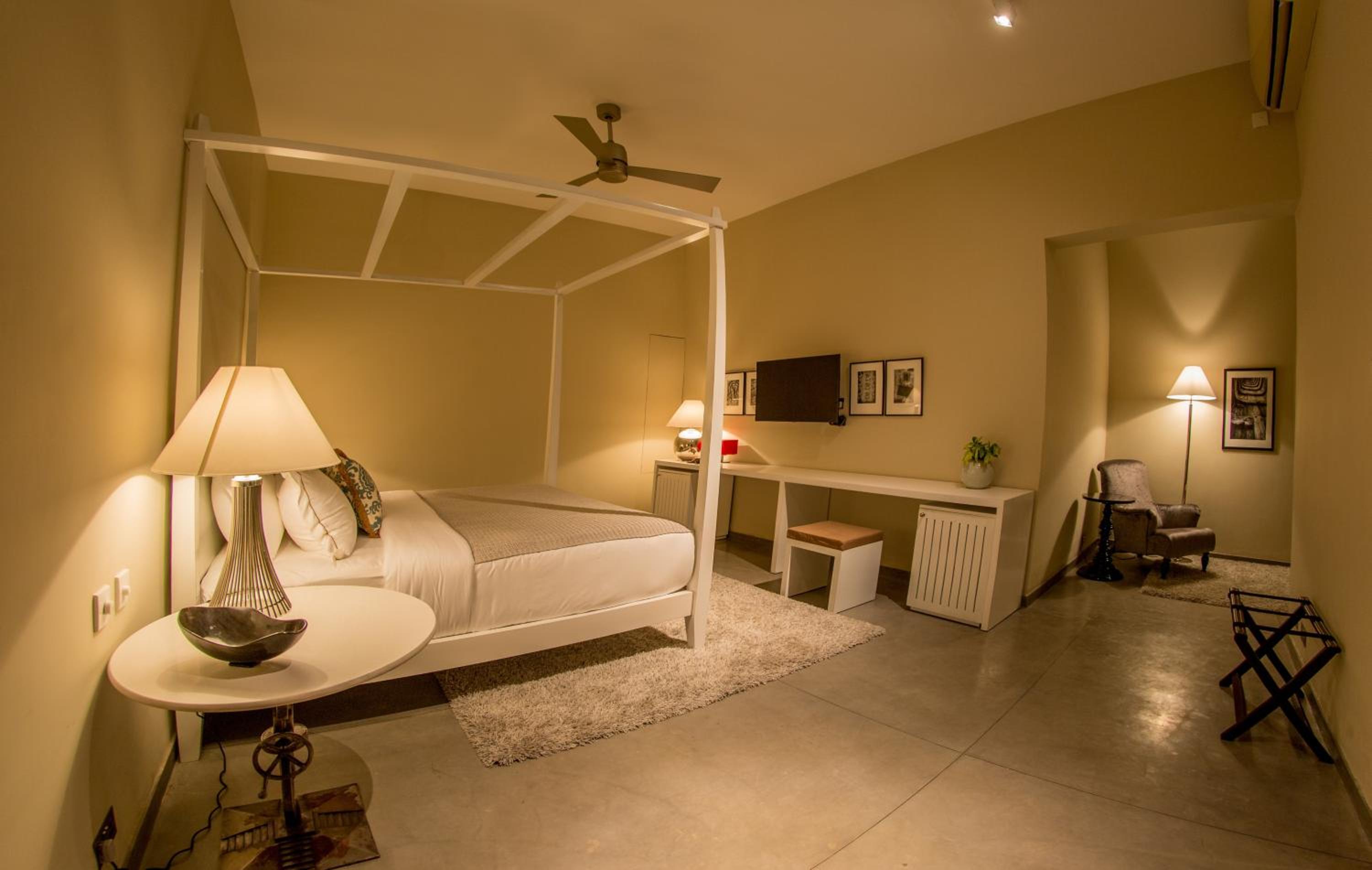 Superior Double Room with Partial Sea View photo 2
