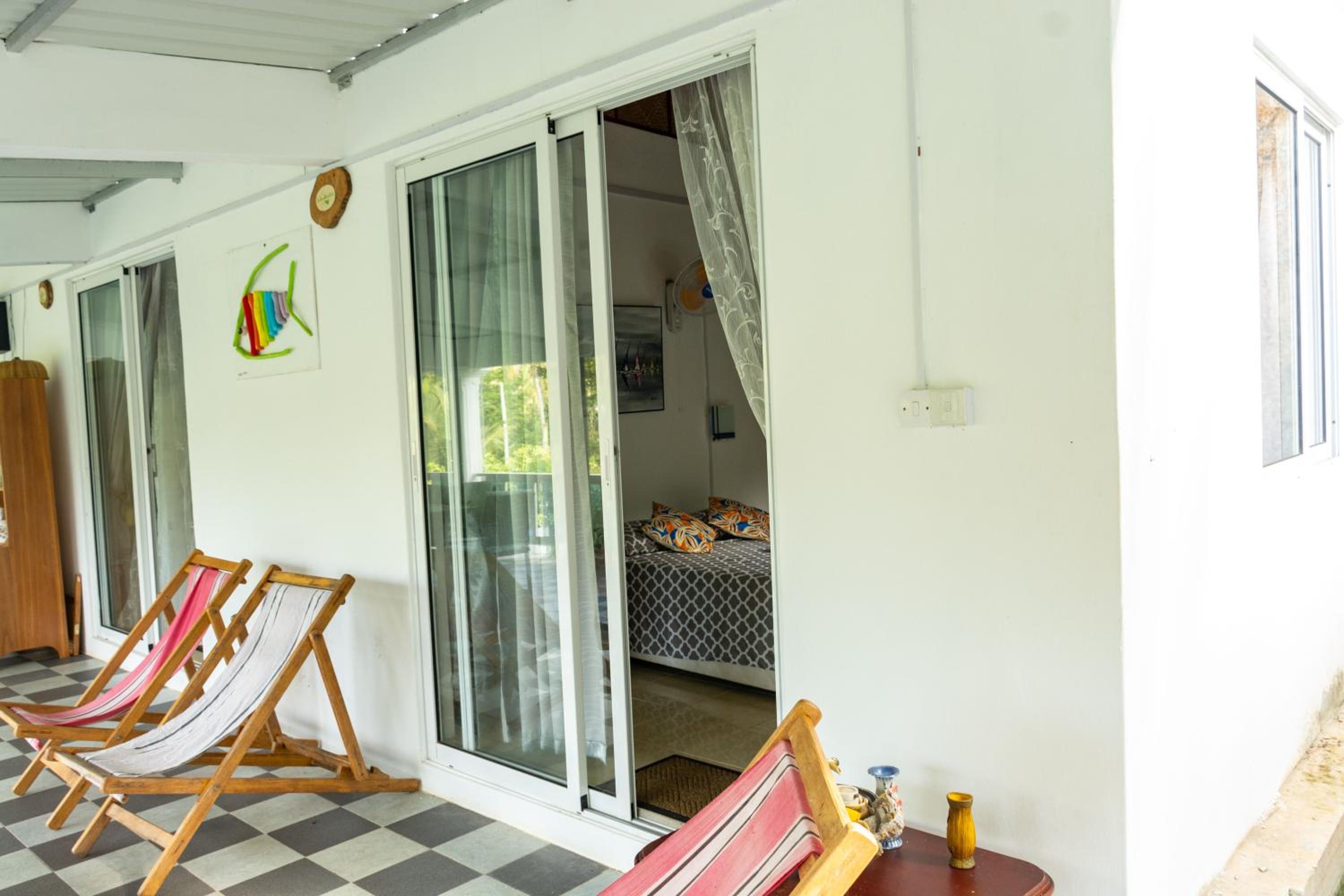 Deluxe Room (2 Adults + 1 Child) photo 3