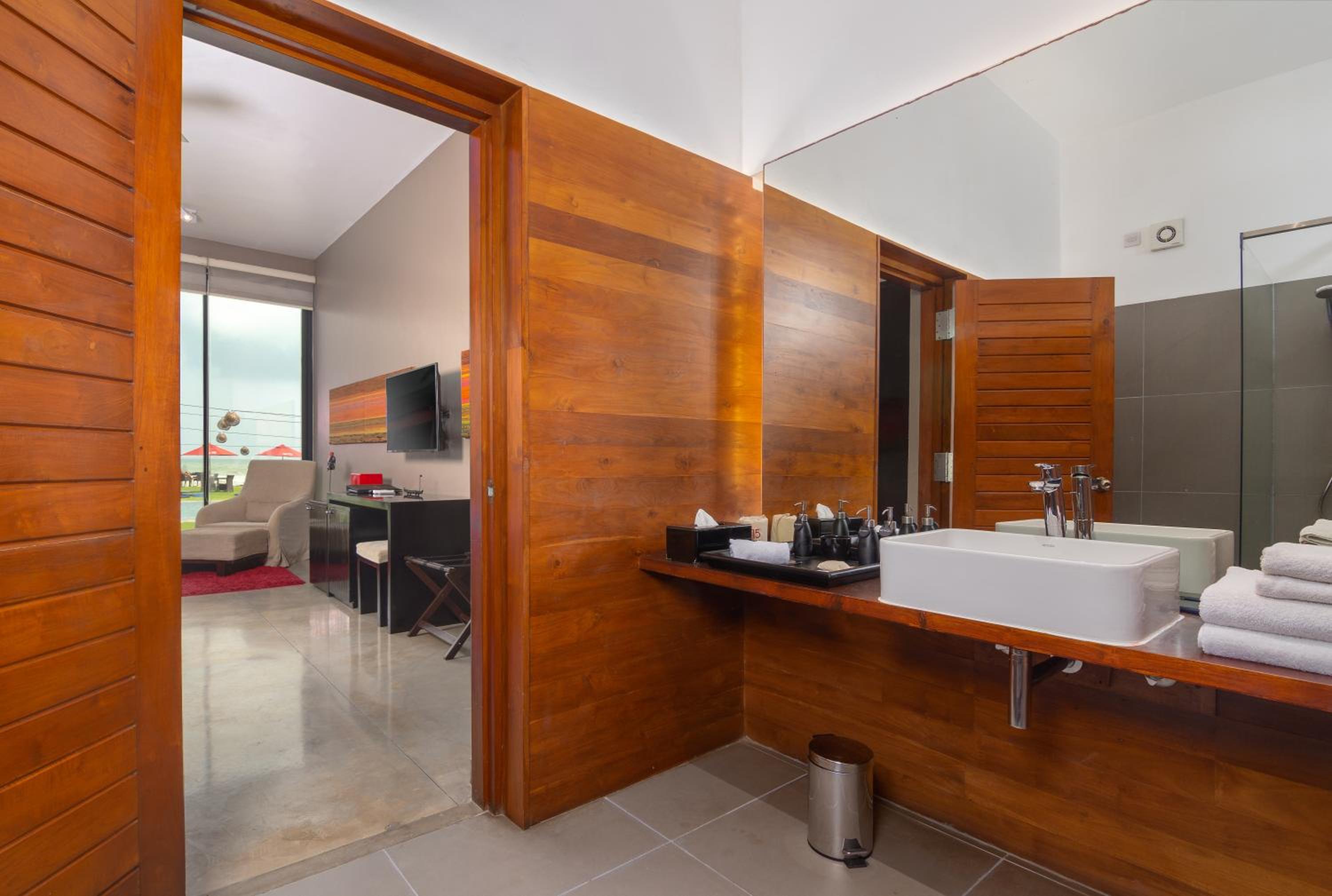 Deluxe Double Room with Ocean View photo 3
