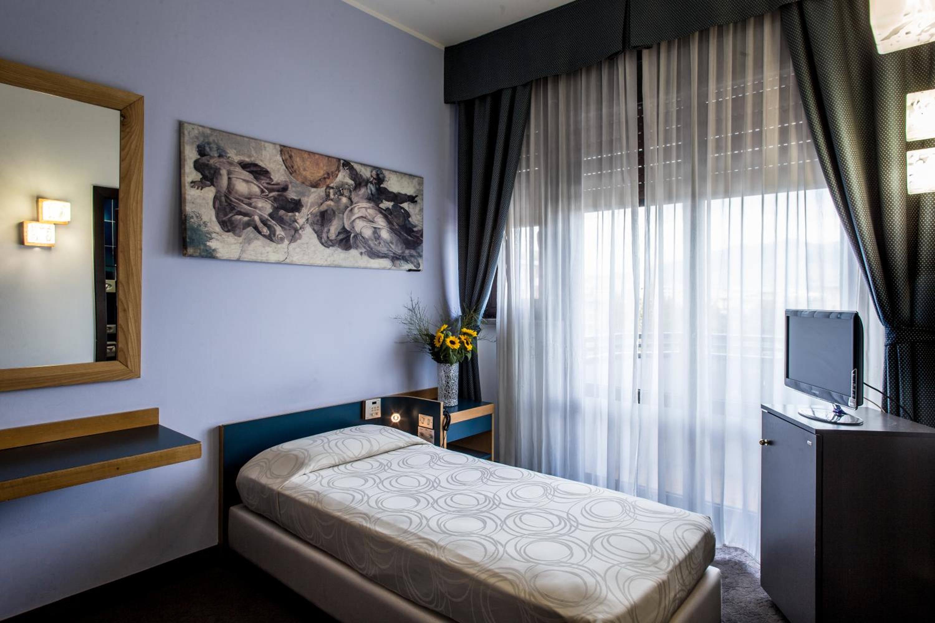 Single Room photo 1