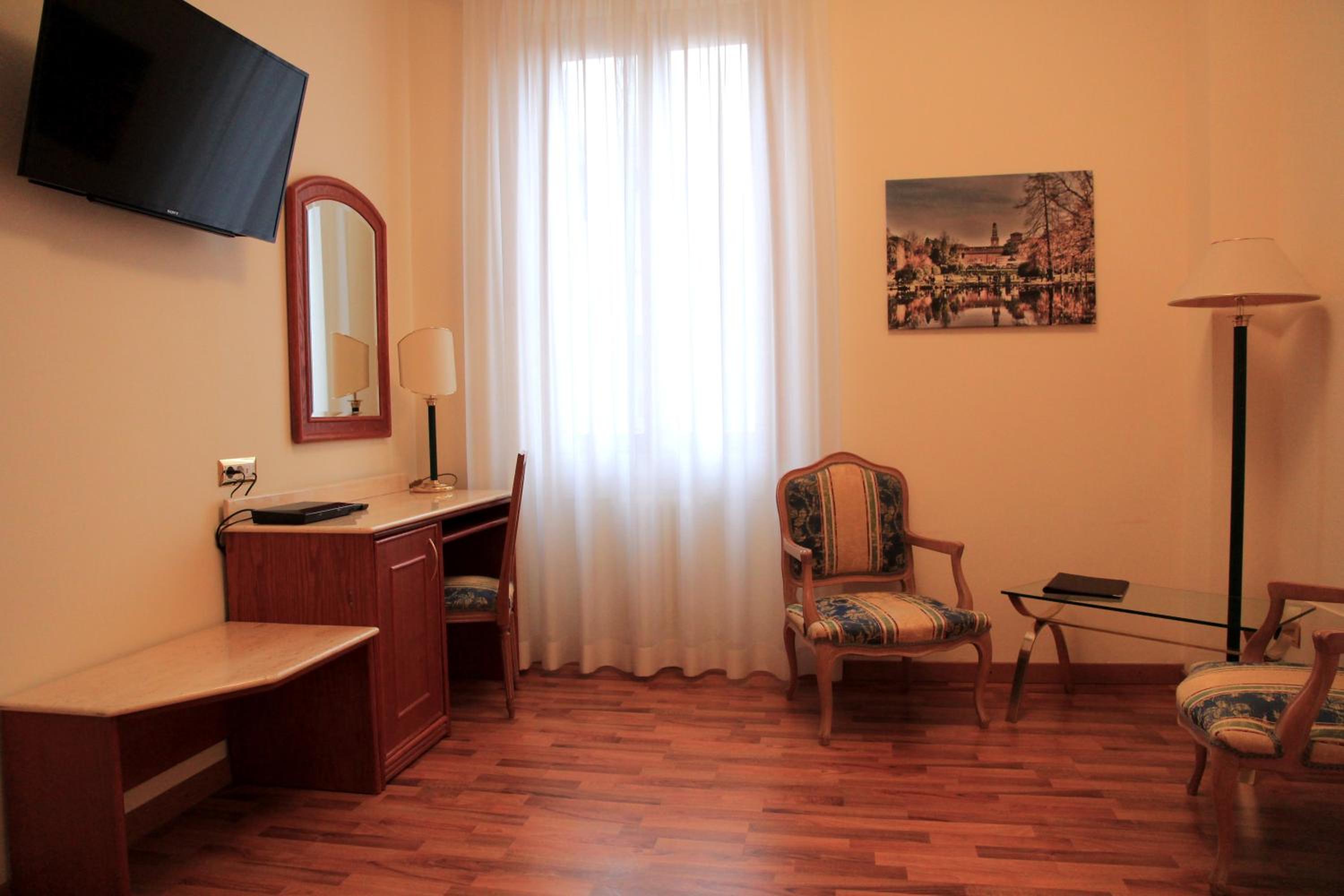 Deluxe Double or Twin Room
