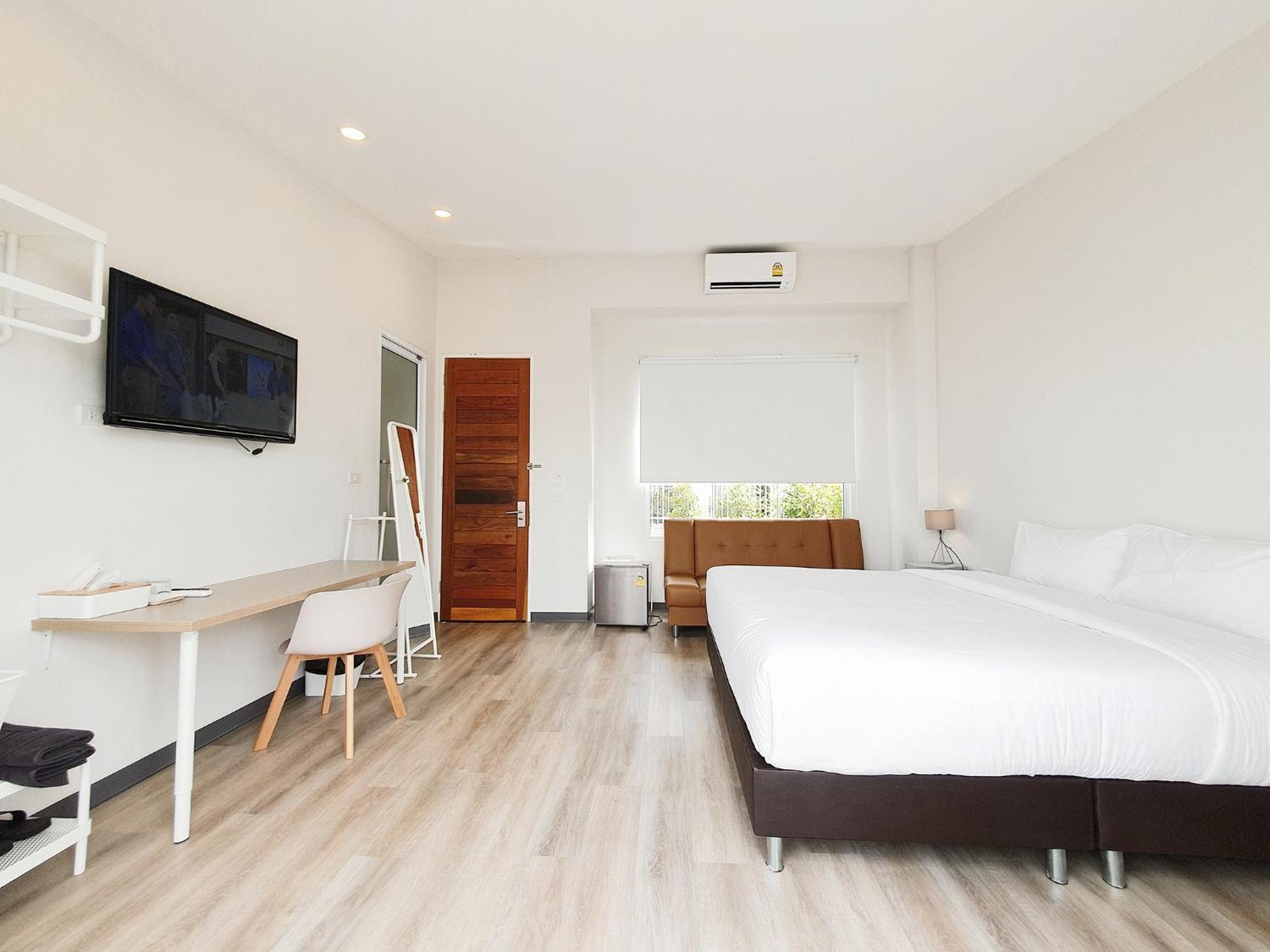 Deluxe King Room photo 1