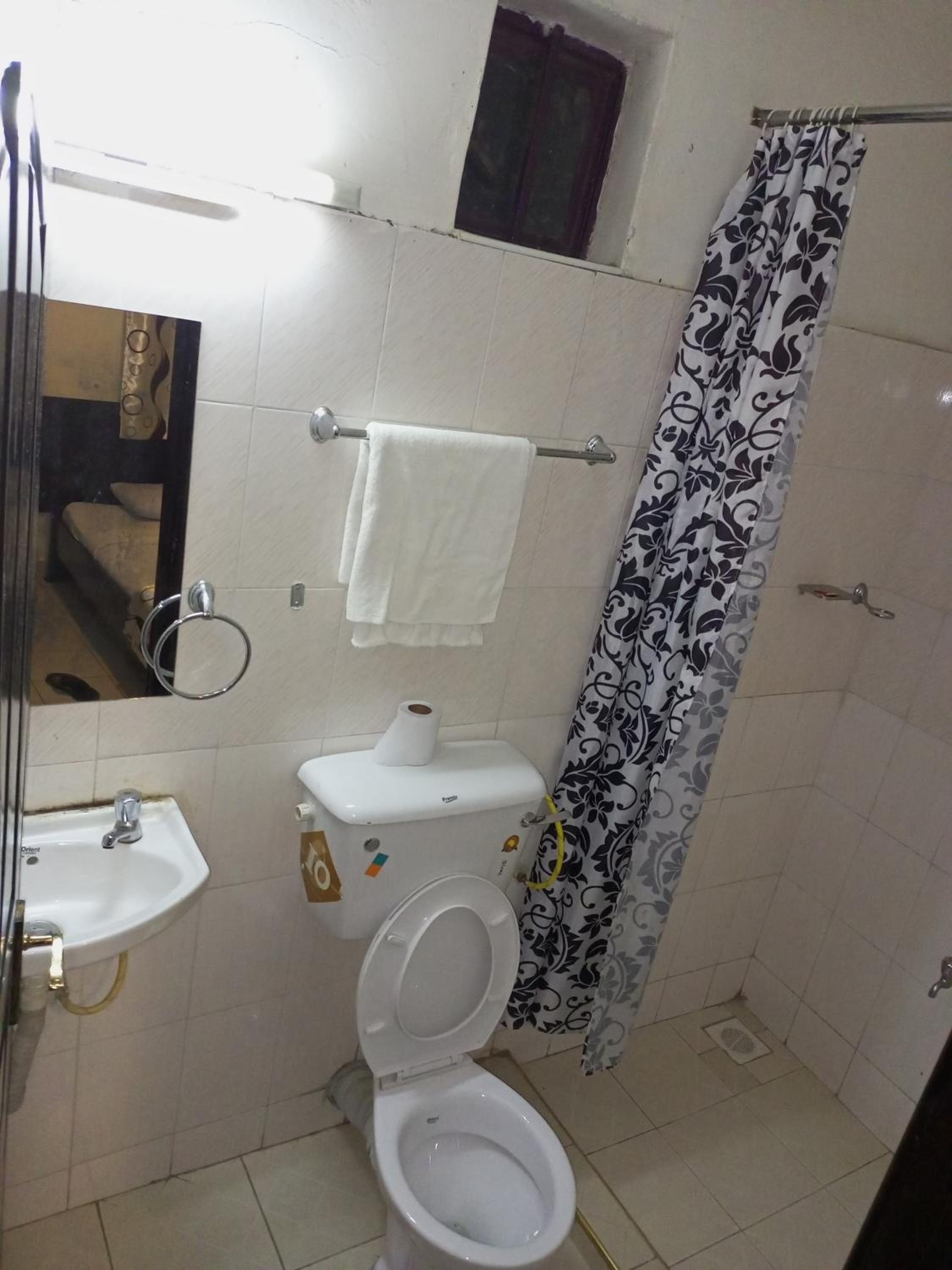 Small Single Room photo 3