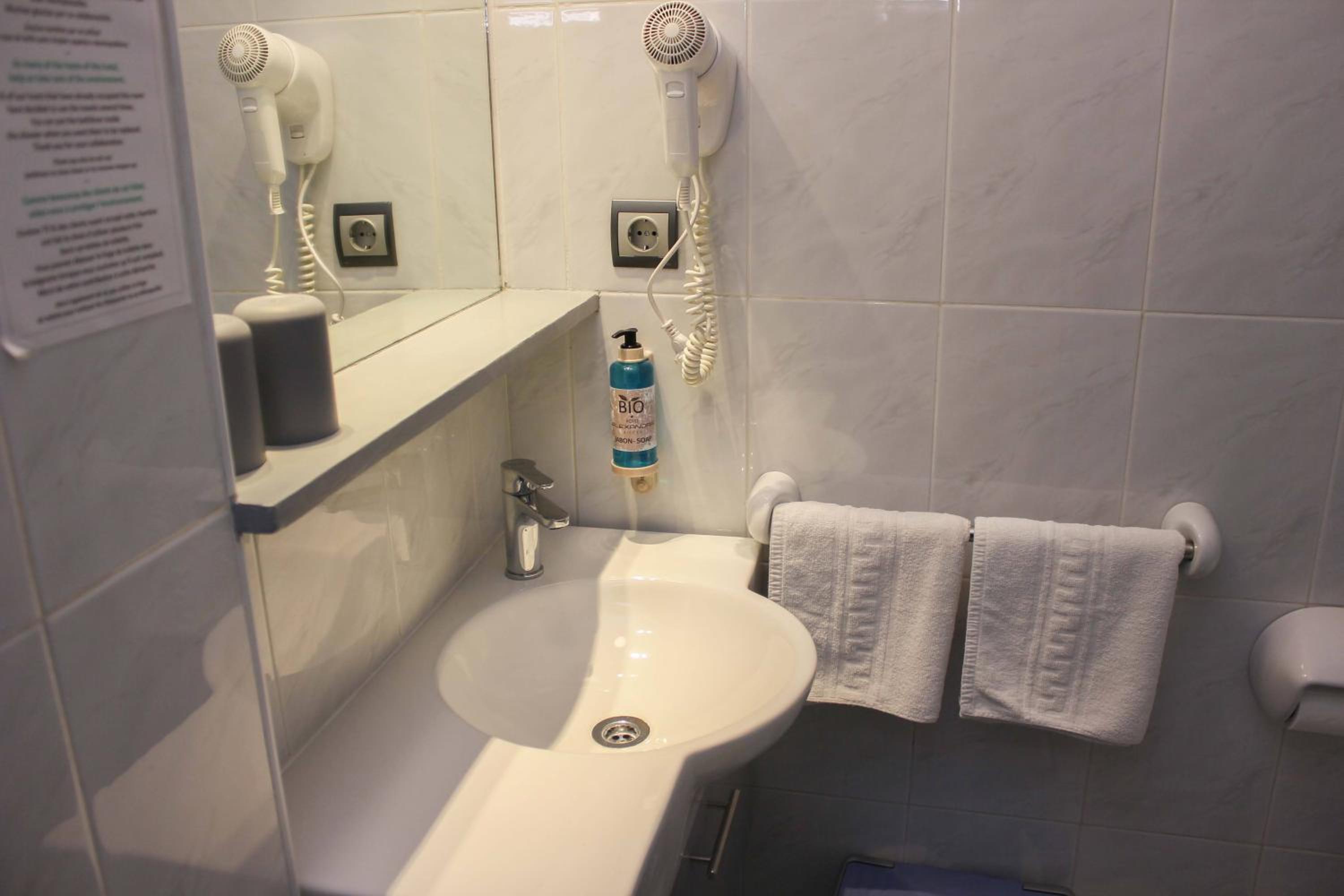 Economy Double or Twin Room - Photo 18