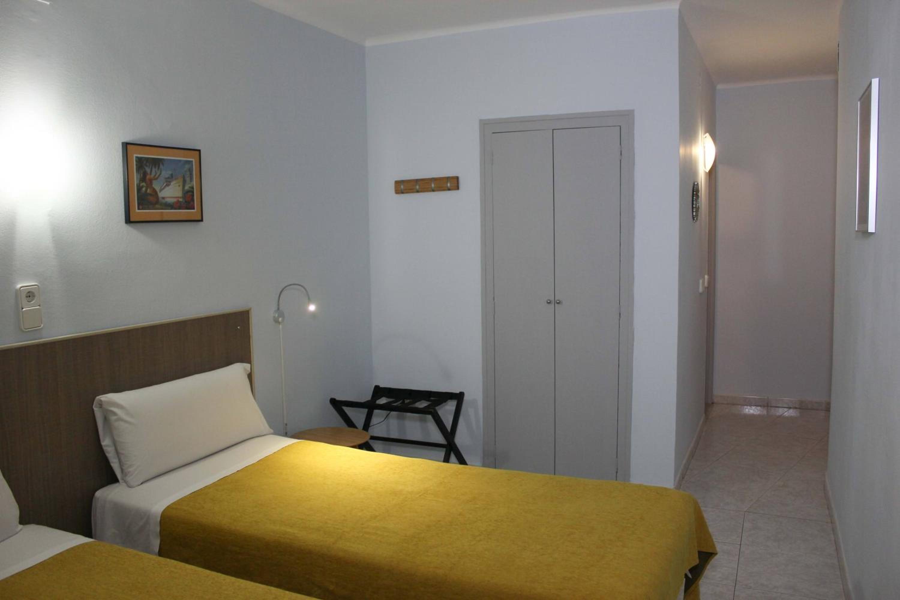 Economy Double or Twin Room - Photo 11