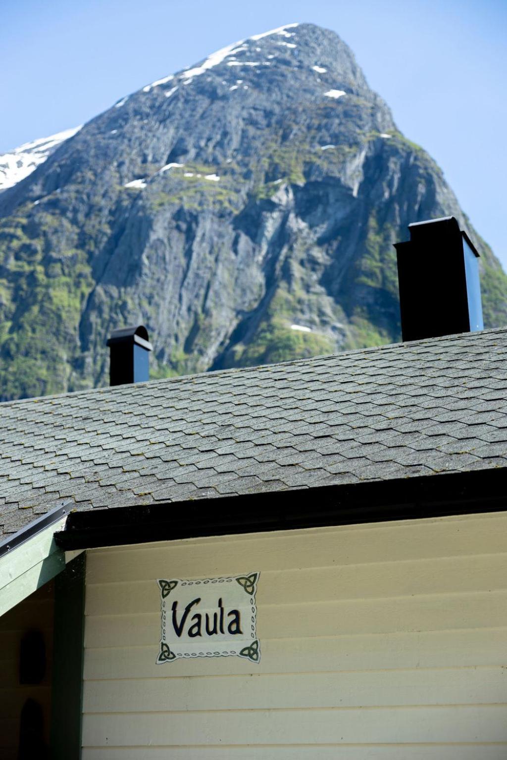 Three-Bedroom Cottage with Sauna - Photo 37