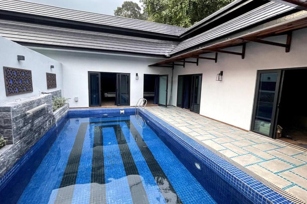 Three-Bedroom House photo 1