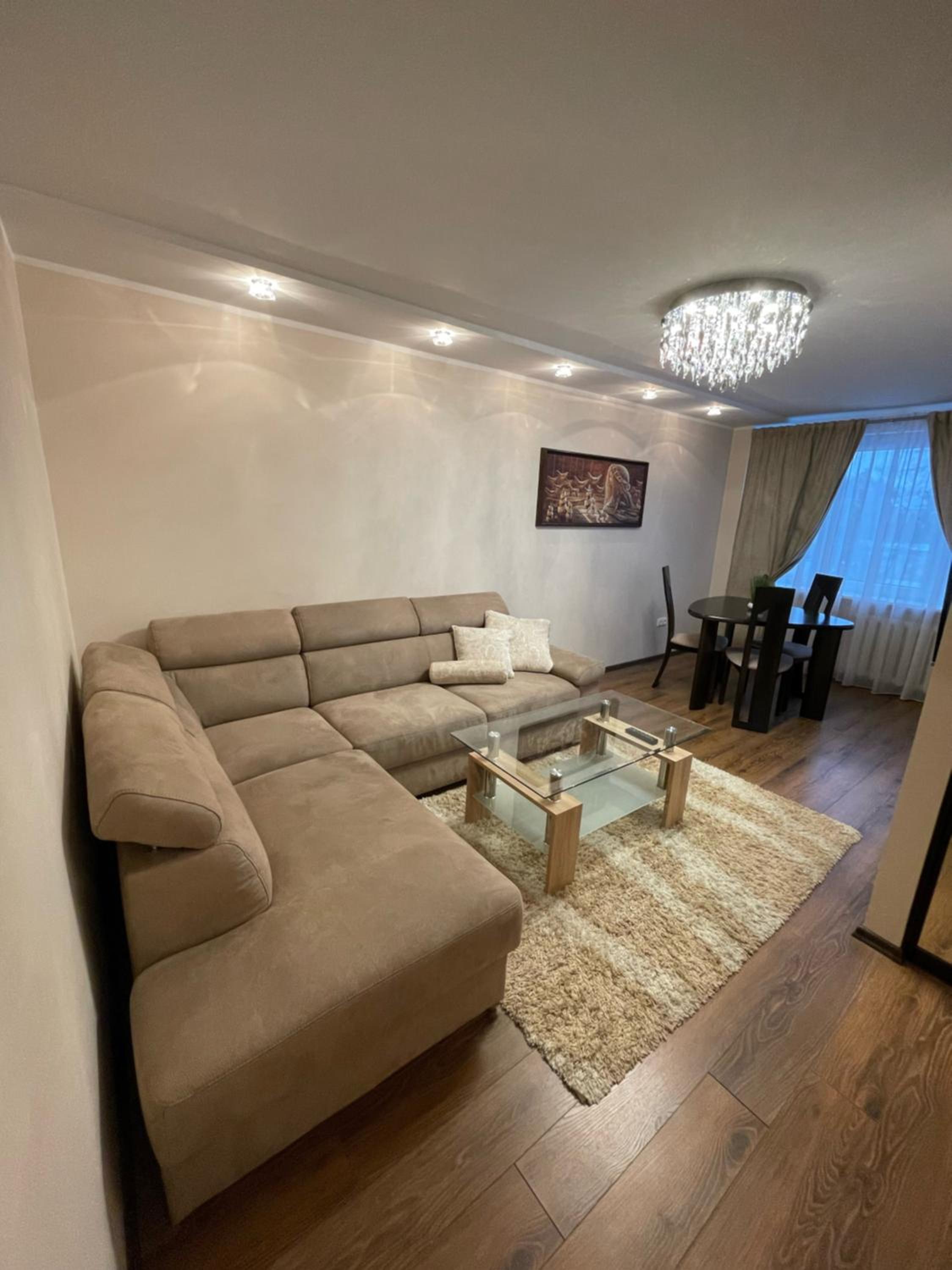 One-Bedroom Apartment - Photo 1