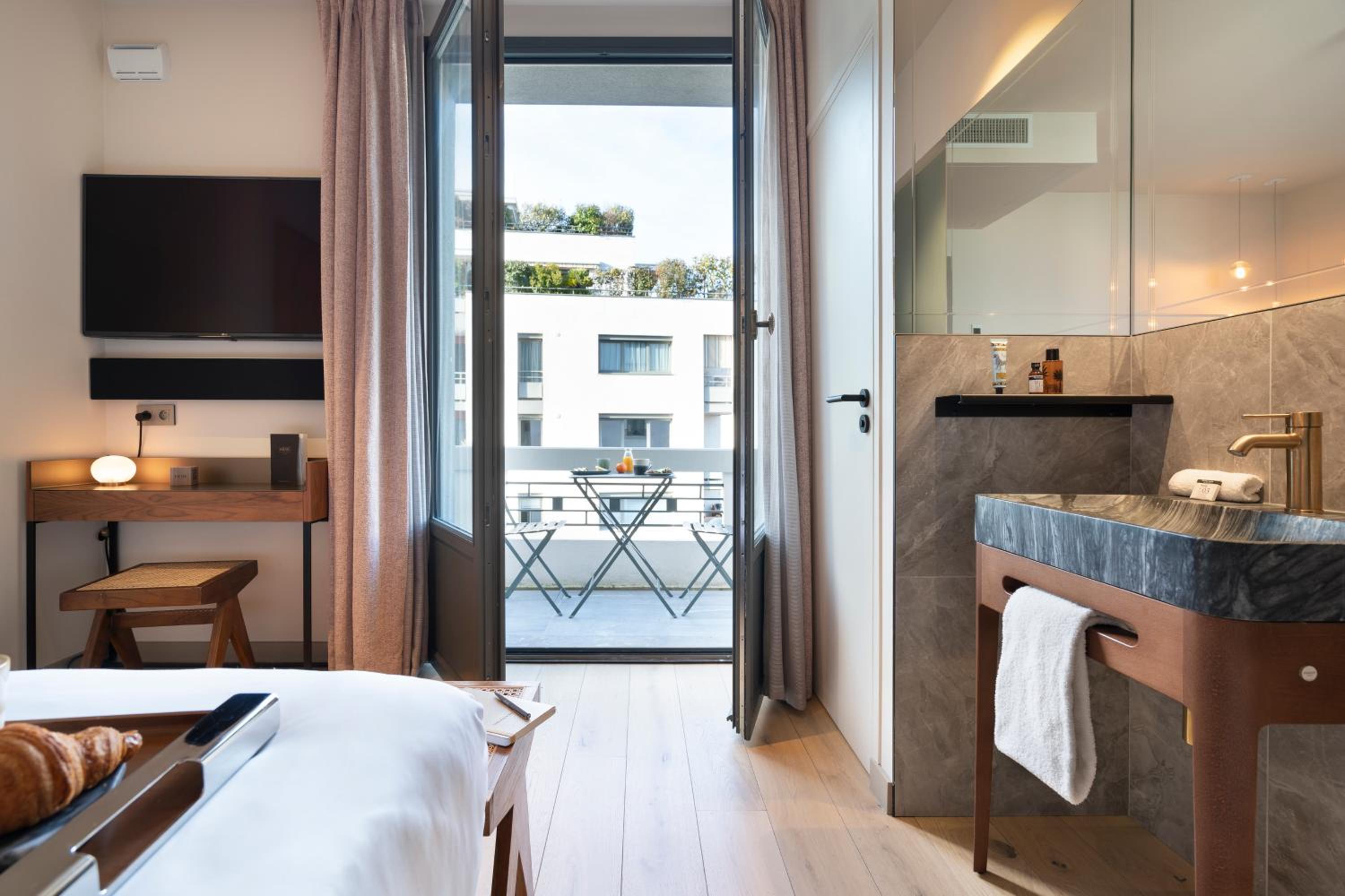 Double Room with Balcony photo 3