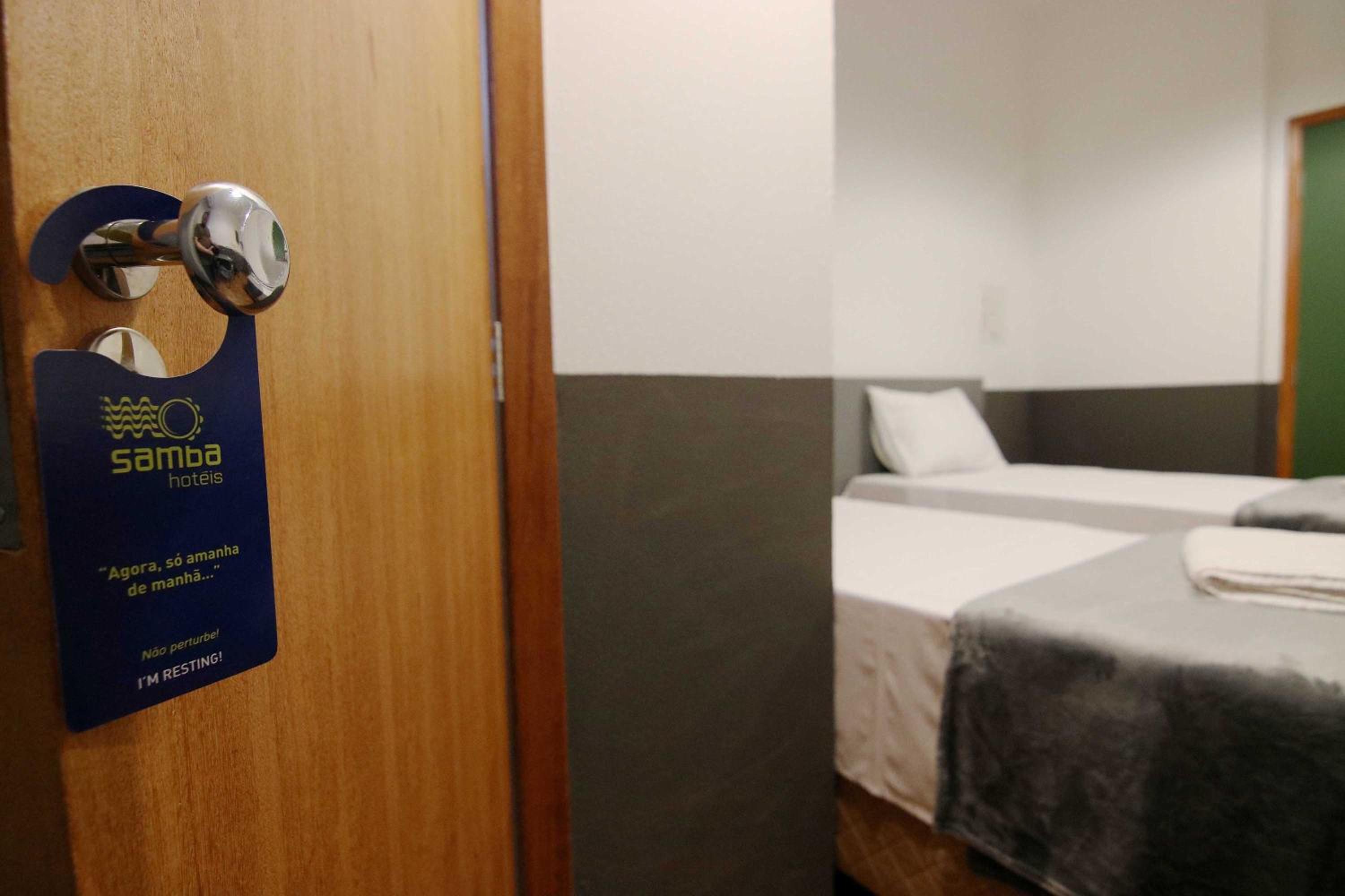 Standard Twin Room - Photo 10