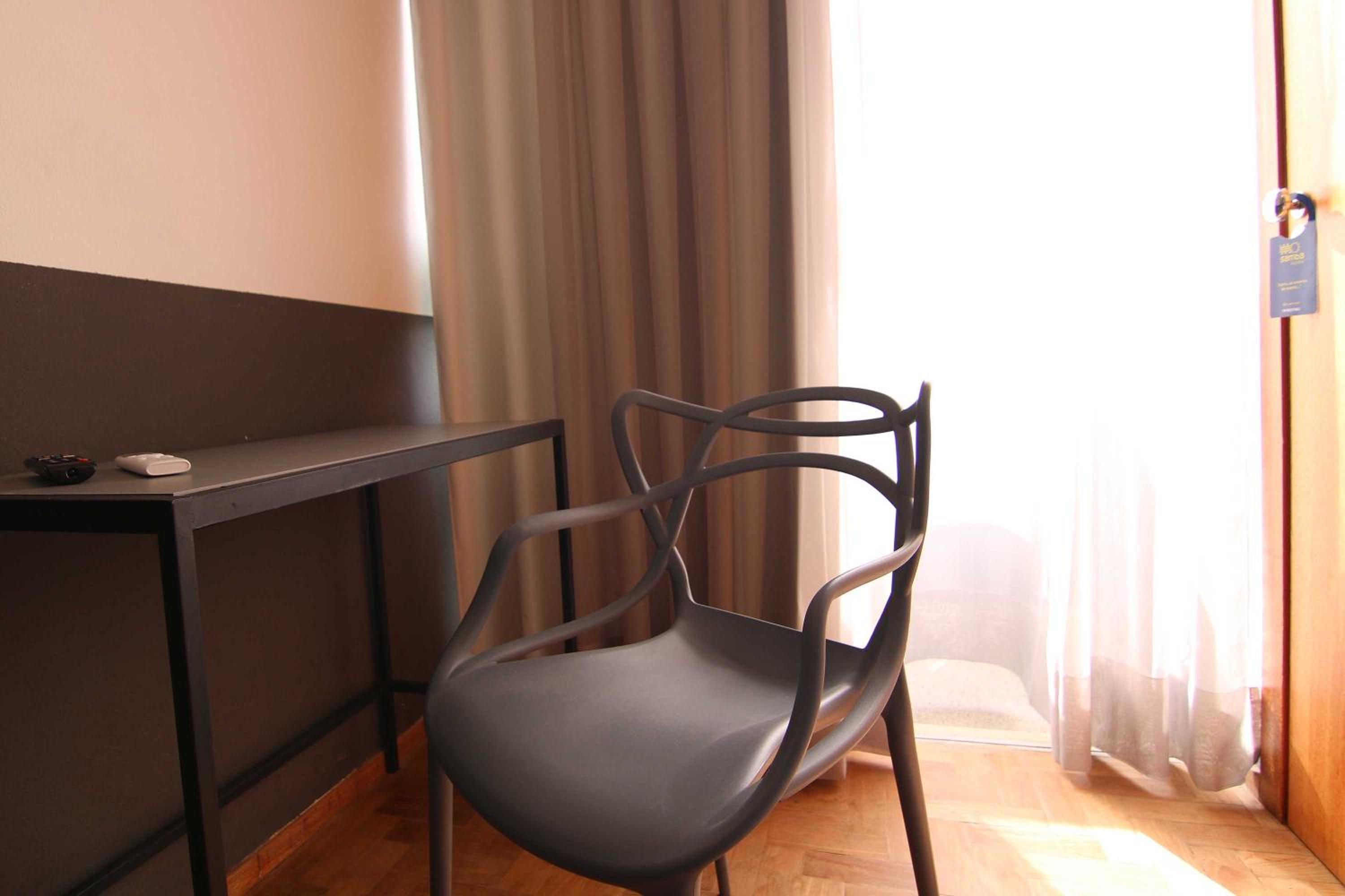 Standard Twin Room - Photo 11