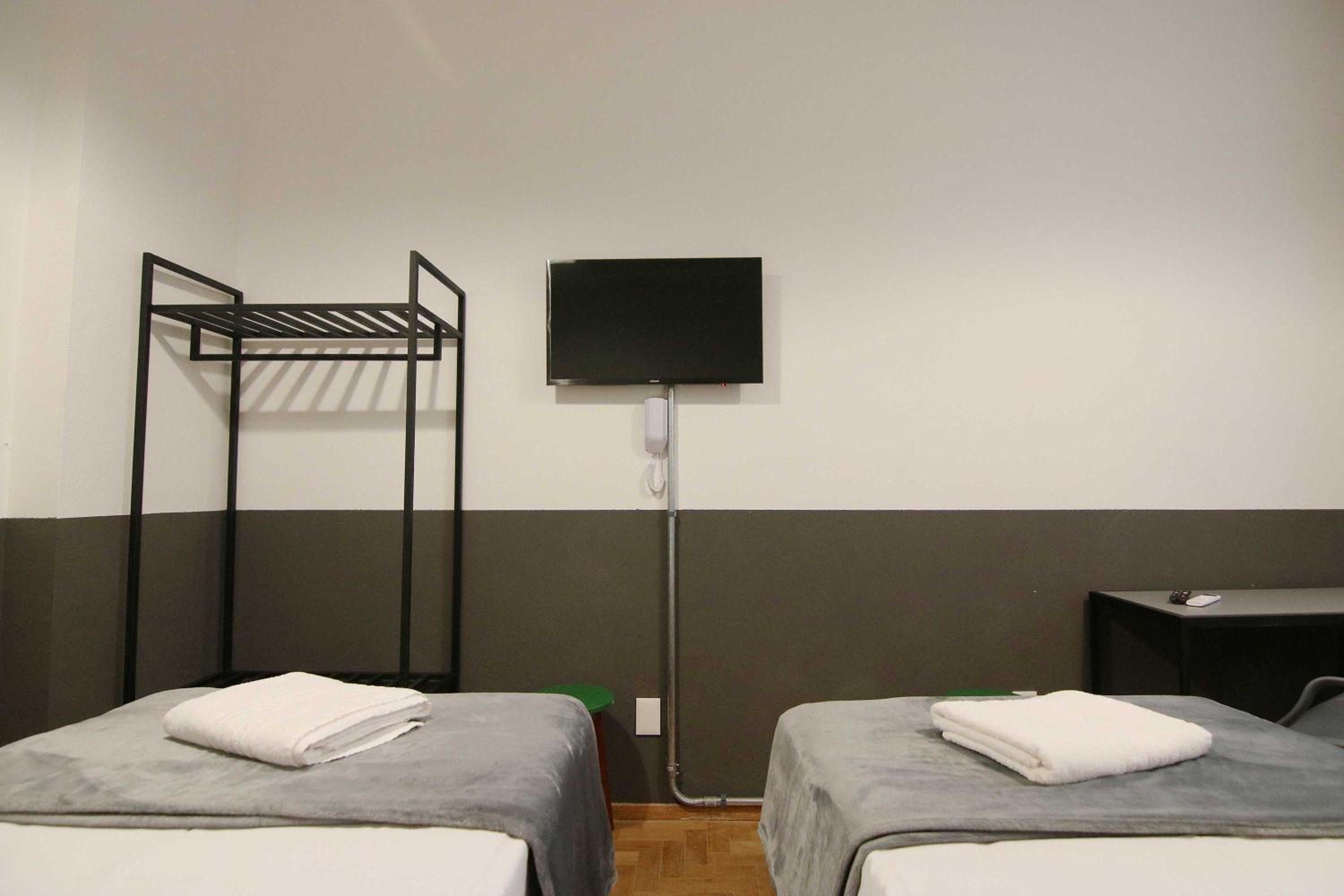 Standard Twin Room - Photo 12