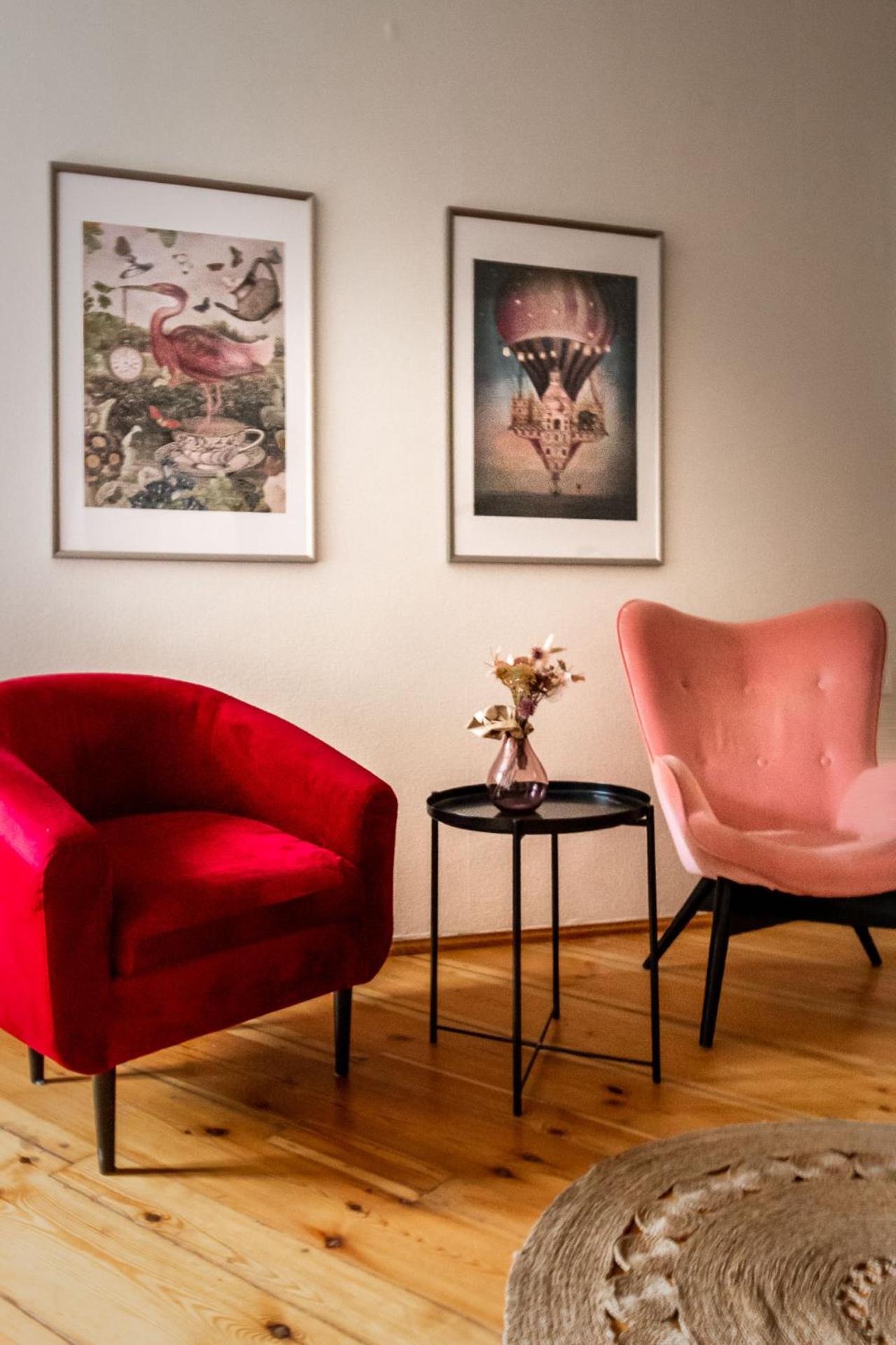 Glam Four-Bedroom Apartment with 2 Bathrooms  and Living Room  - Photo 39