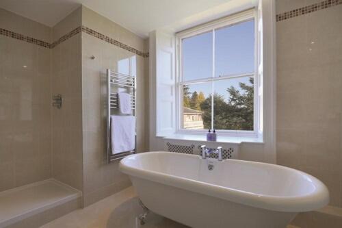 Deluxe Suite - Photo 2