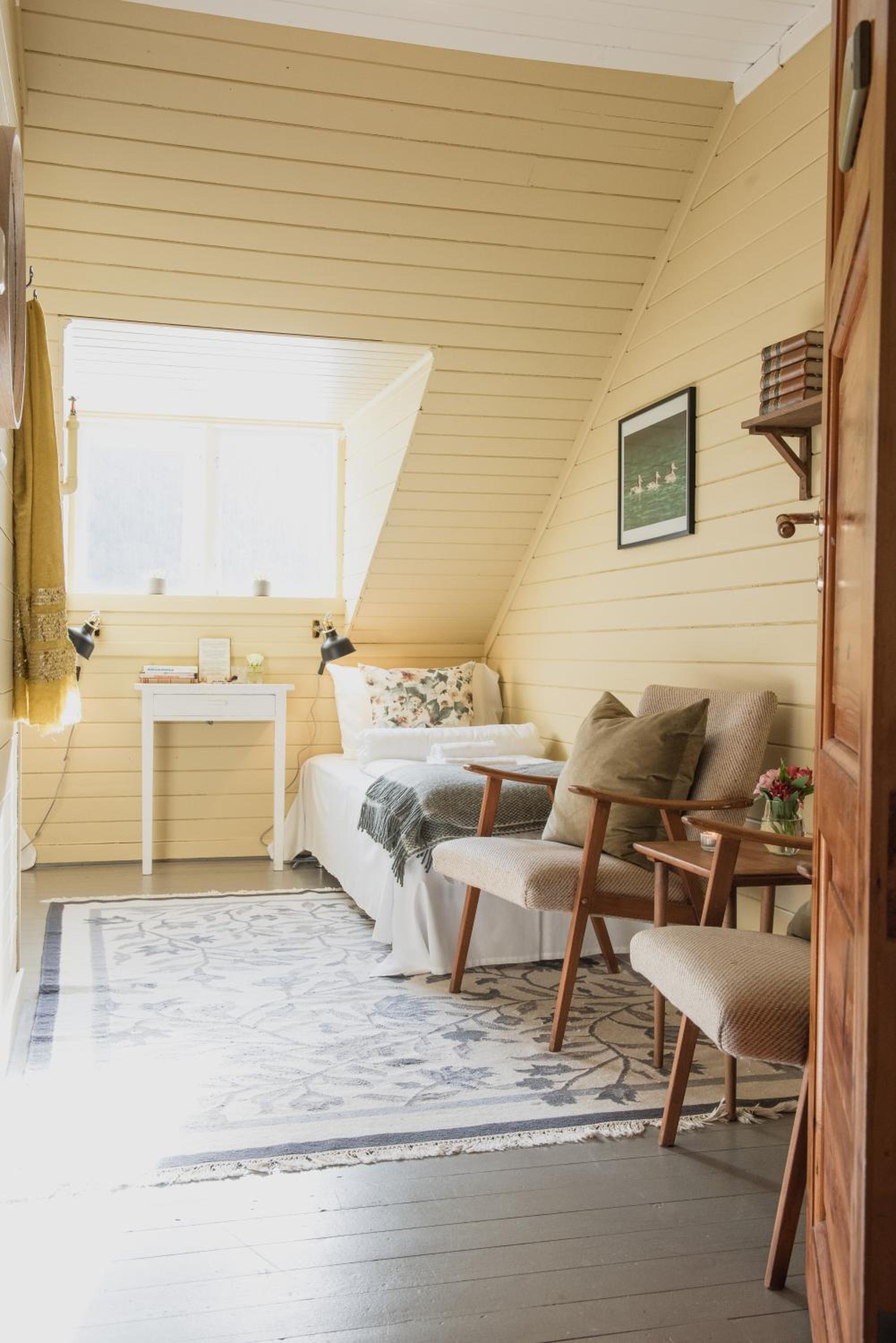 Standard Twin Room with Sea View - Photo 2