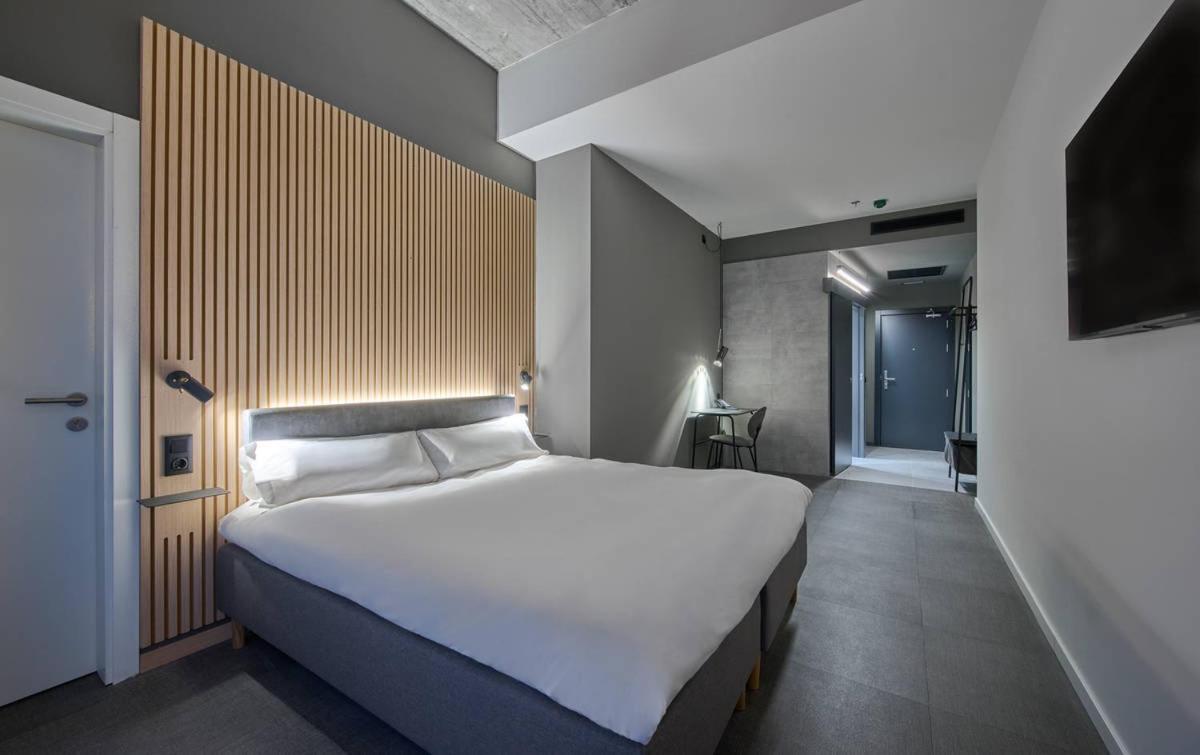 Double Room - Disability Access - Photo 1