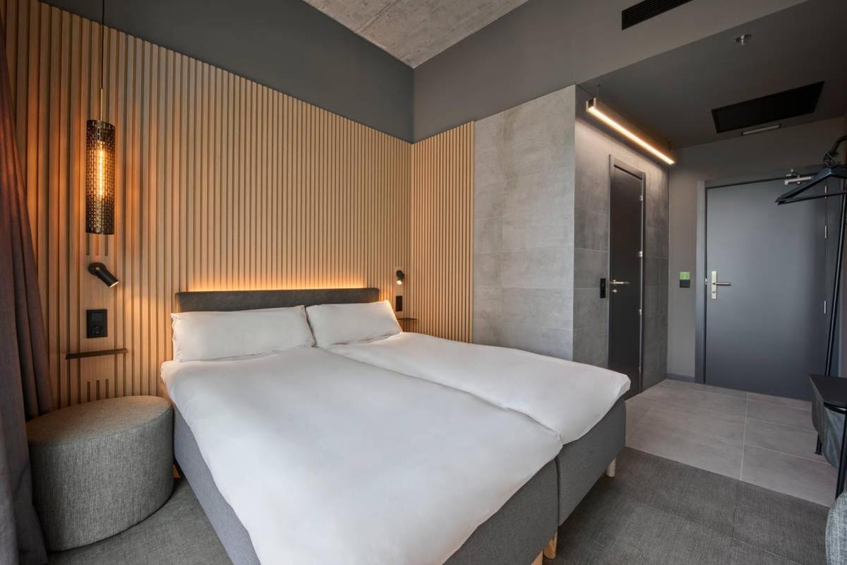 Standard Twin Room - Photo 2
