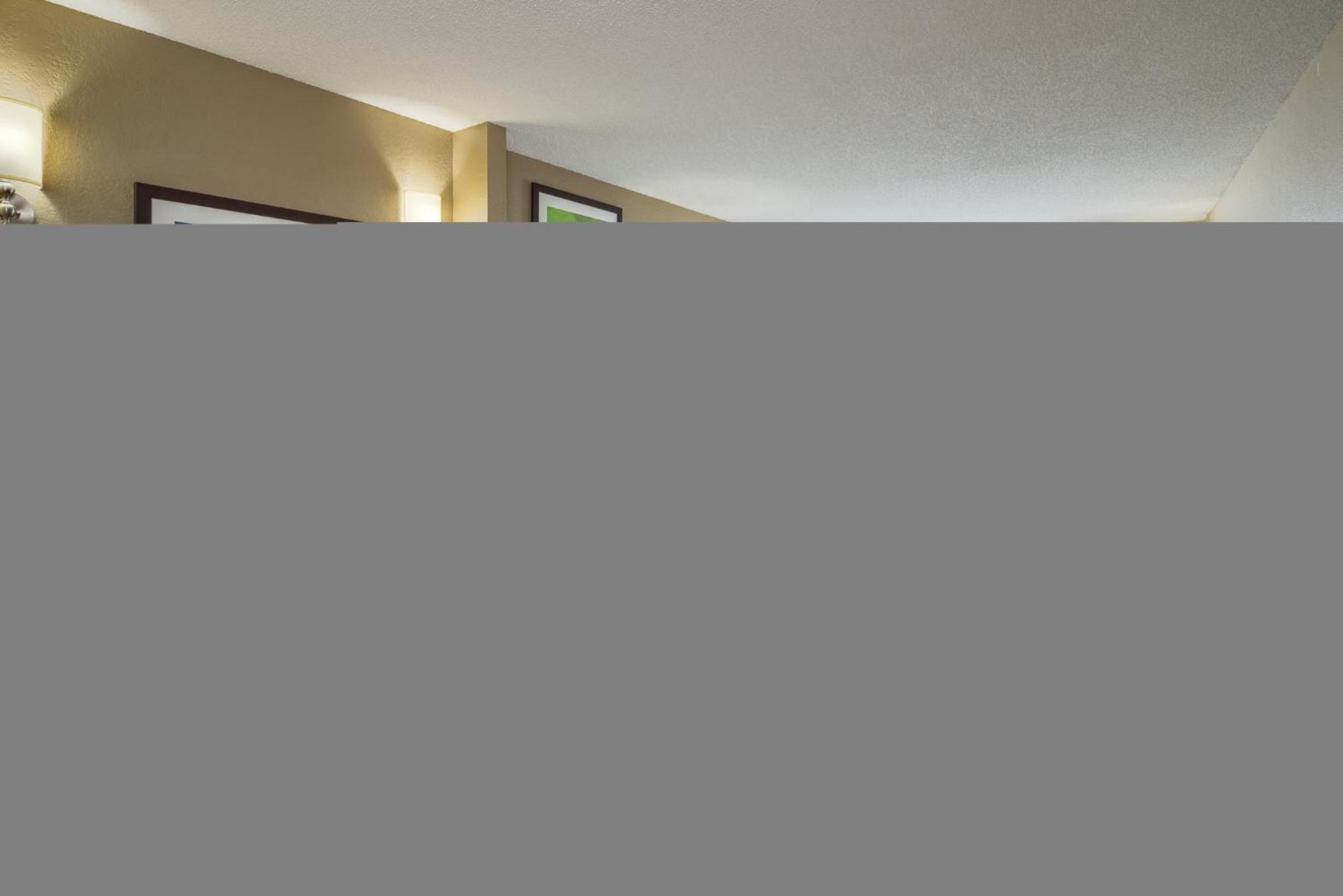 Queen Room with Two Queen Beds and Sofa Bed - Photo 3