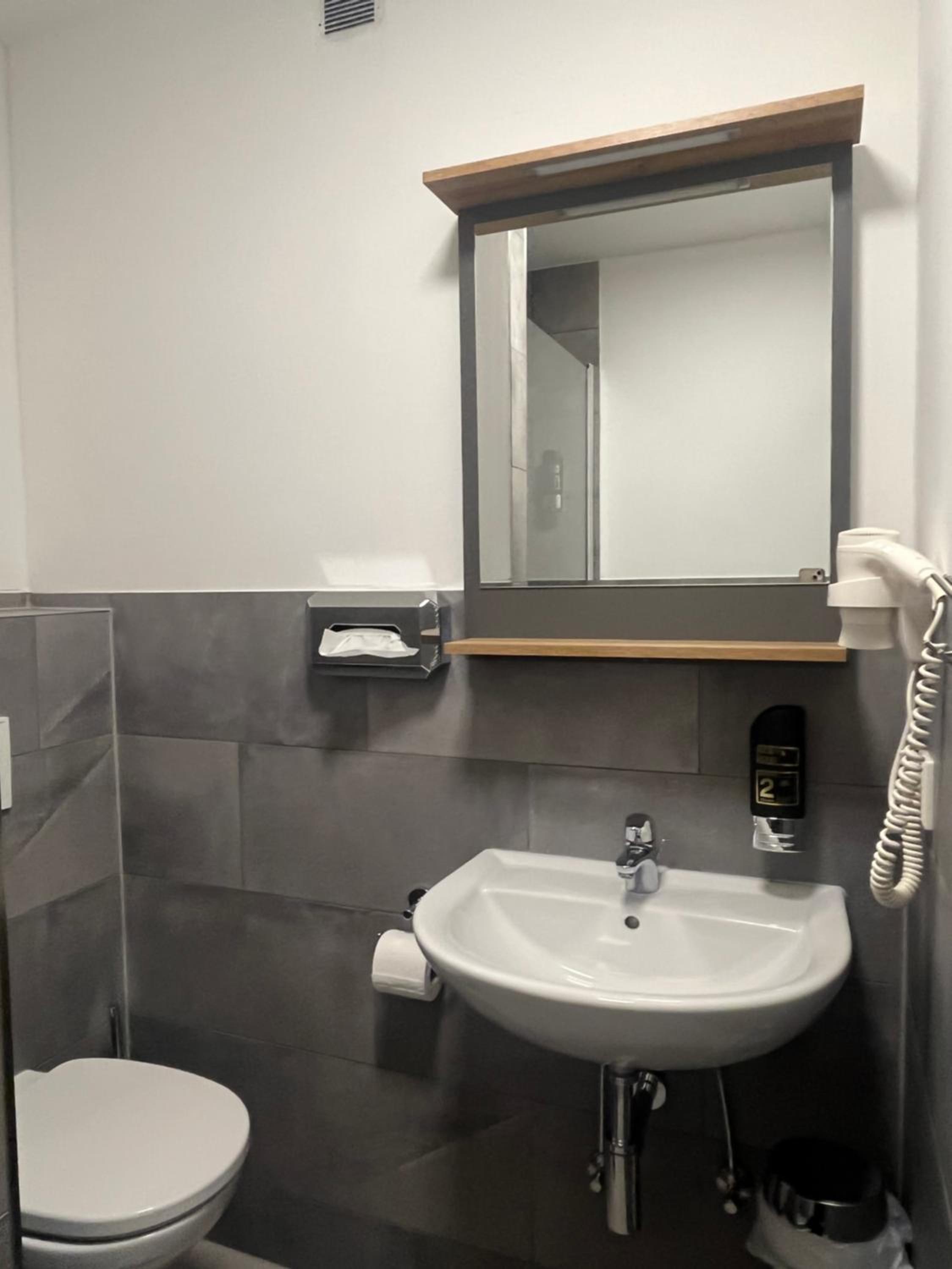 Double Room - Photo 2