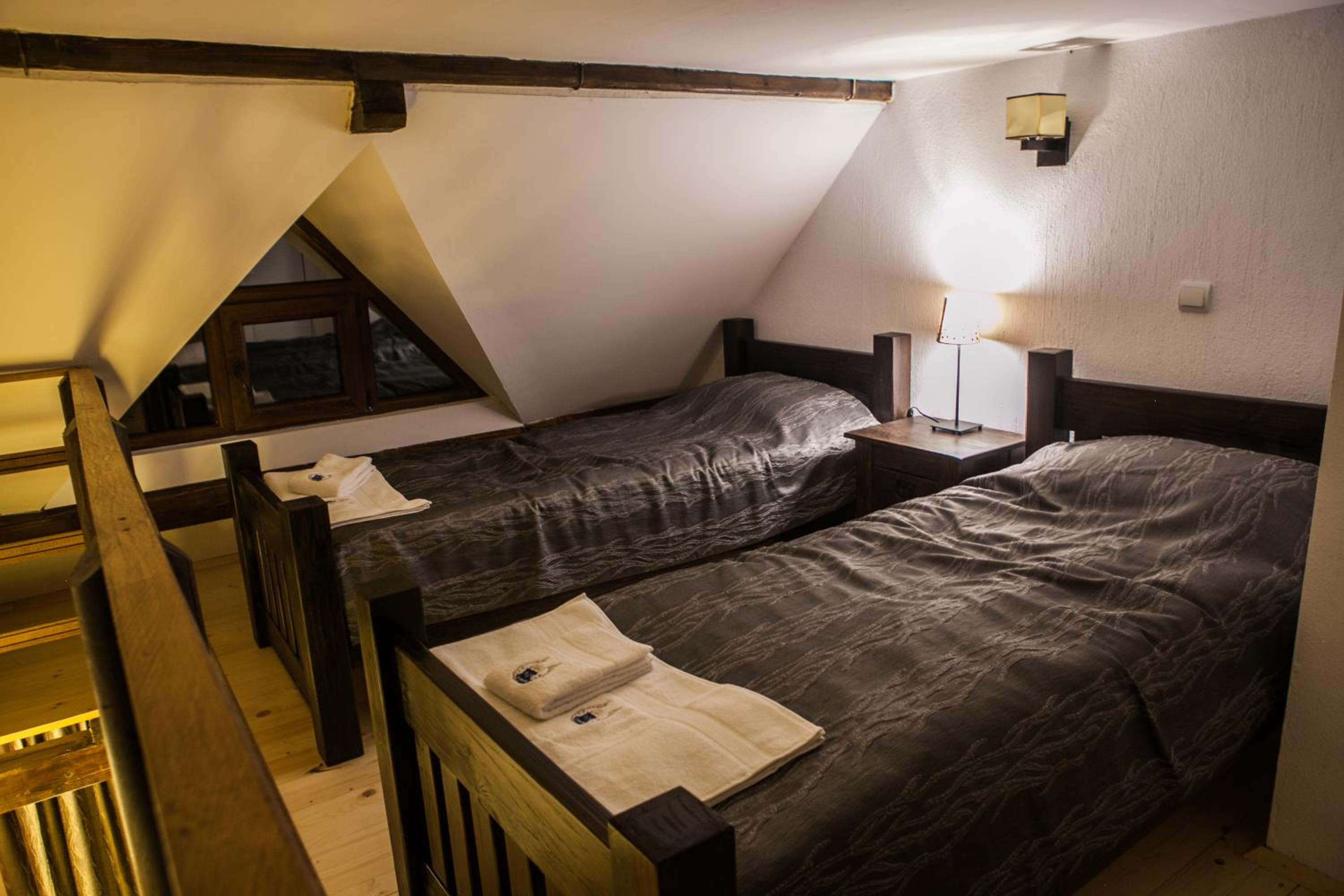 Apartment - Split Level - Photo 4