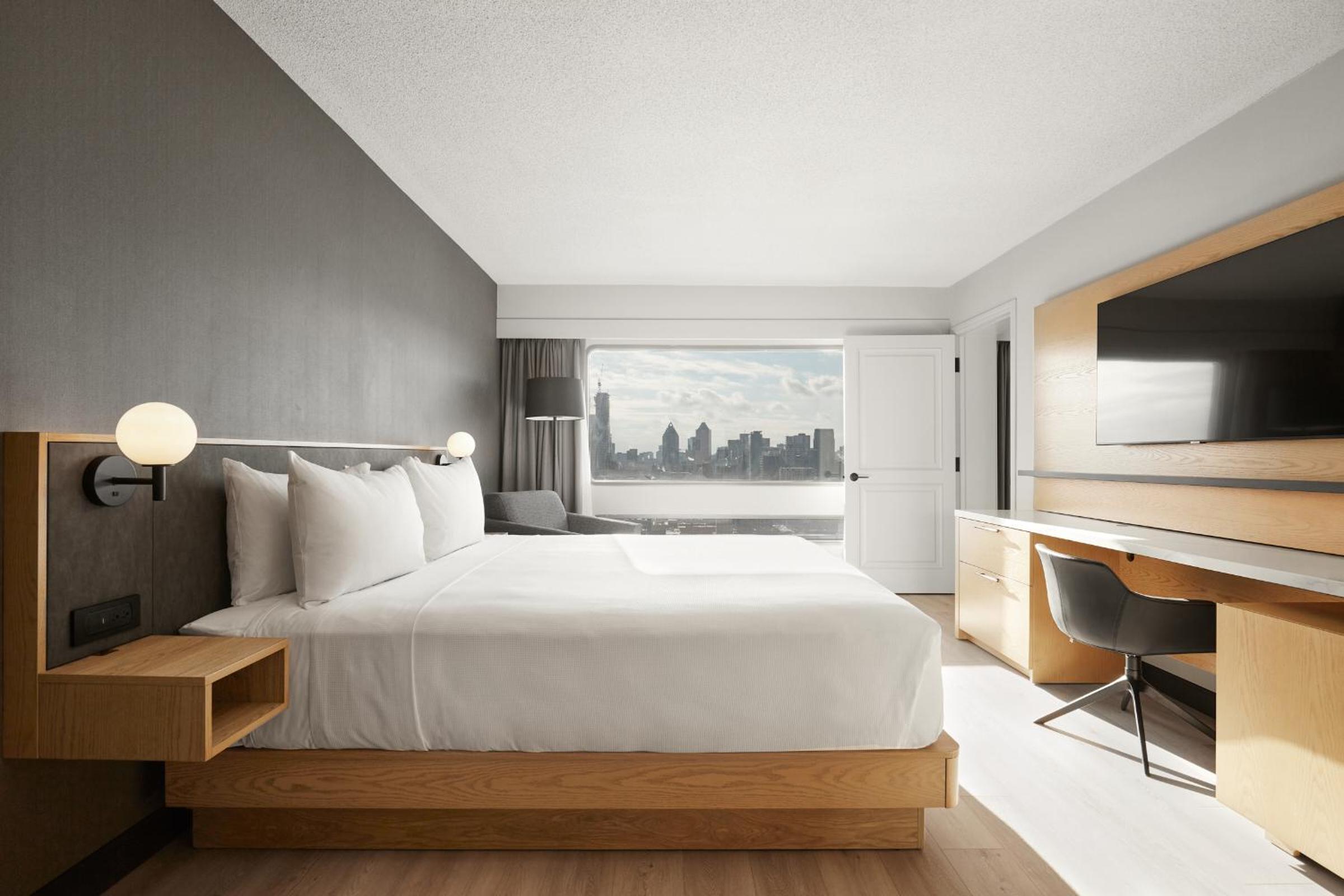 One-Bedroom King Suite with Sofa Bed - Photo 2