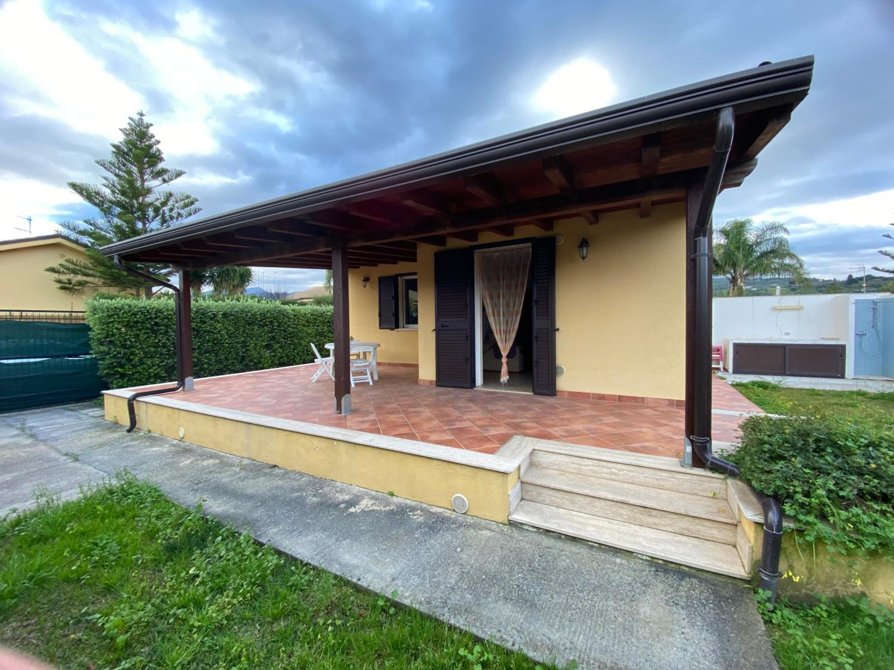 Three-Bedroom House photo 3